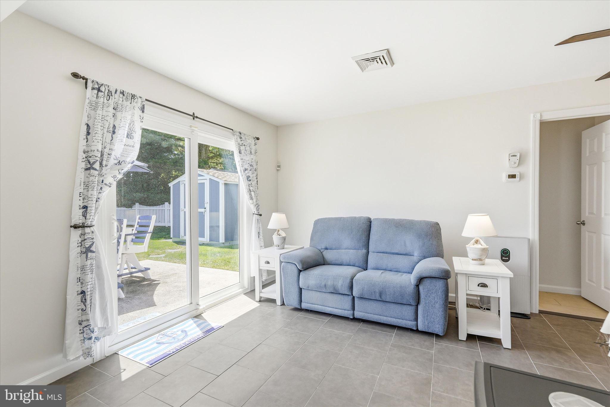 423 W CALA BREEZE WAY