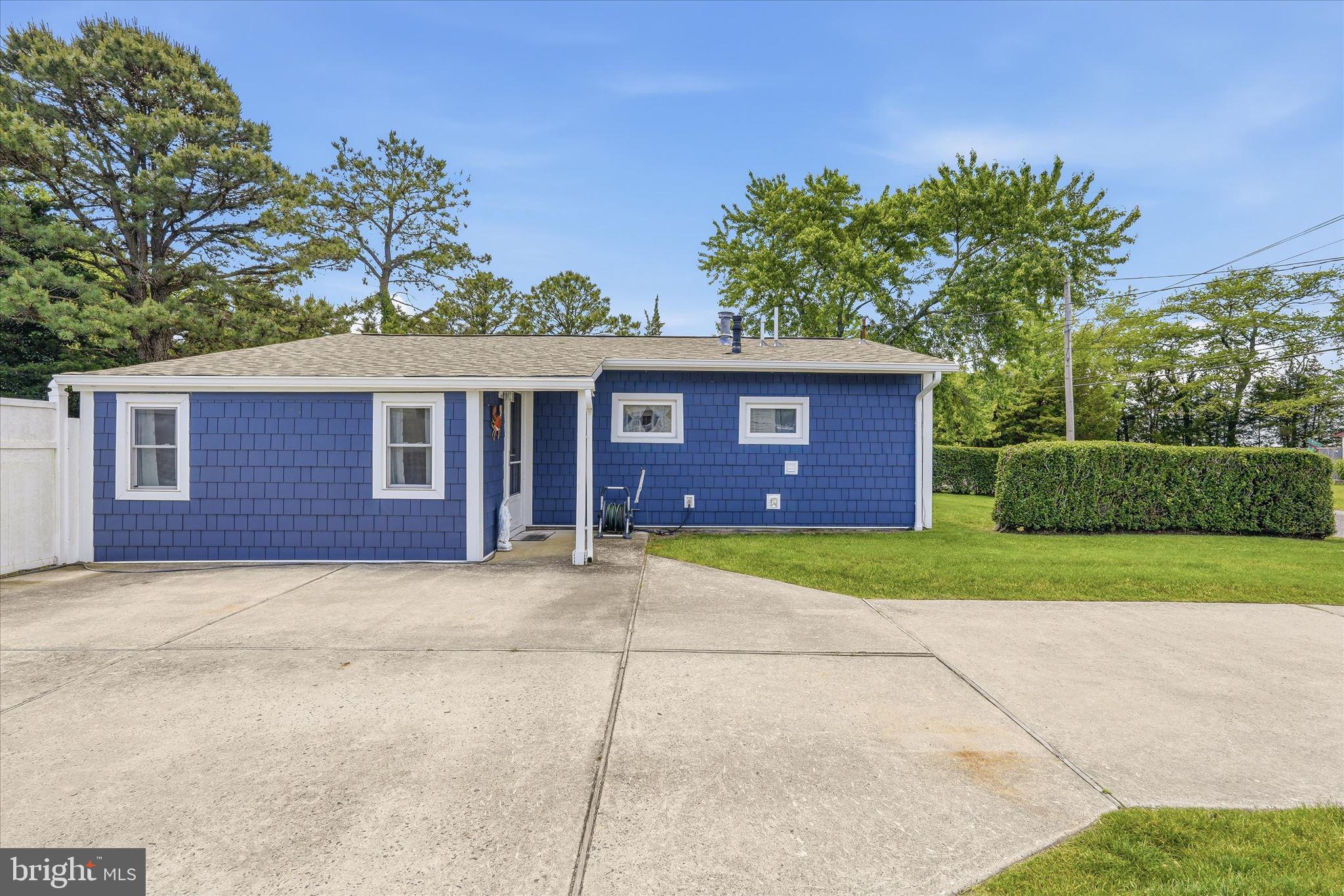 423 W CALA BREEZE WAY