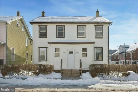 702-704 E CHESTNUT STREET COATESVILLE PA 19320