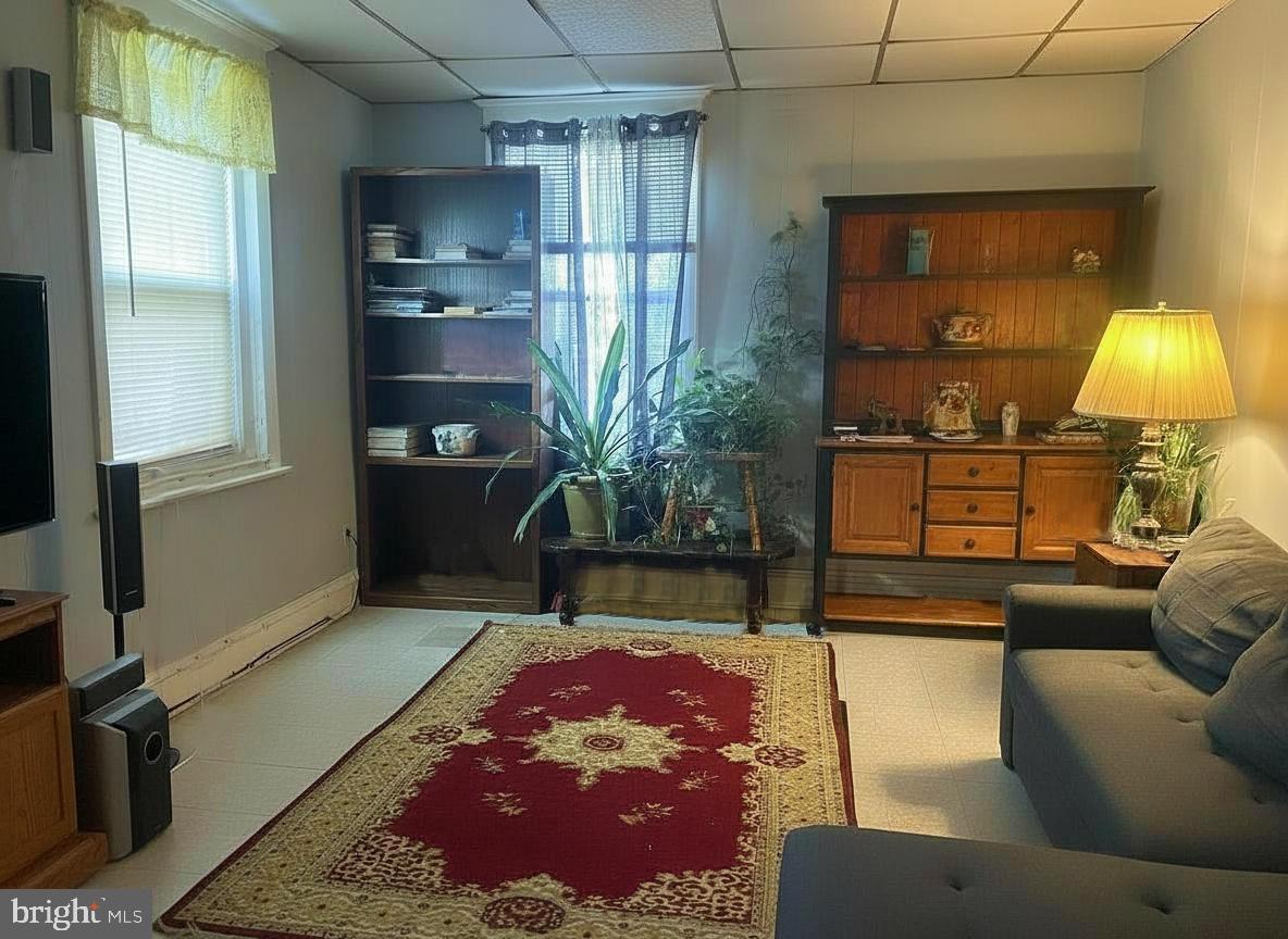 702-704 E CHESTNUT STREET