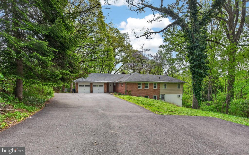 Photo of 454 Kirk Lane, MEDIA, PA 19063 (MLS # PADE2113766)