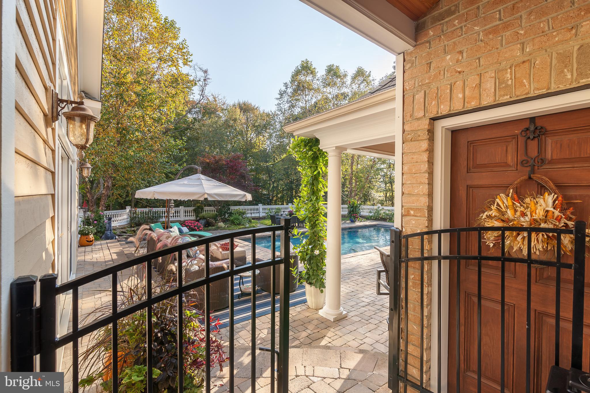 WOLFE POINTE - Residential