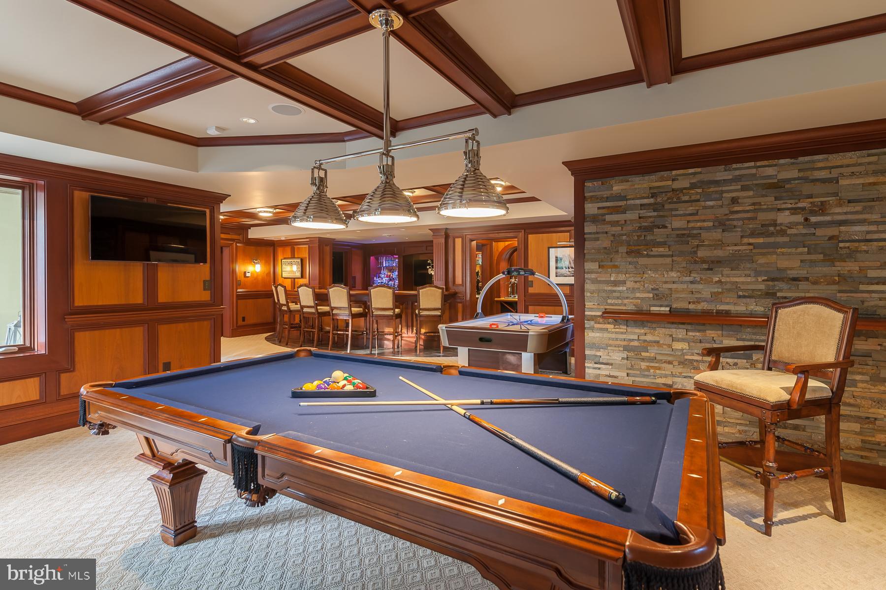 WOLFE POINTE - Residential