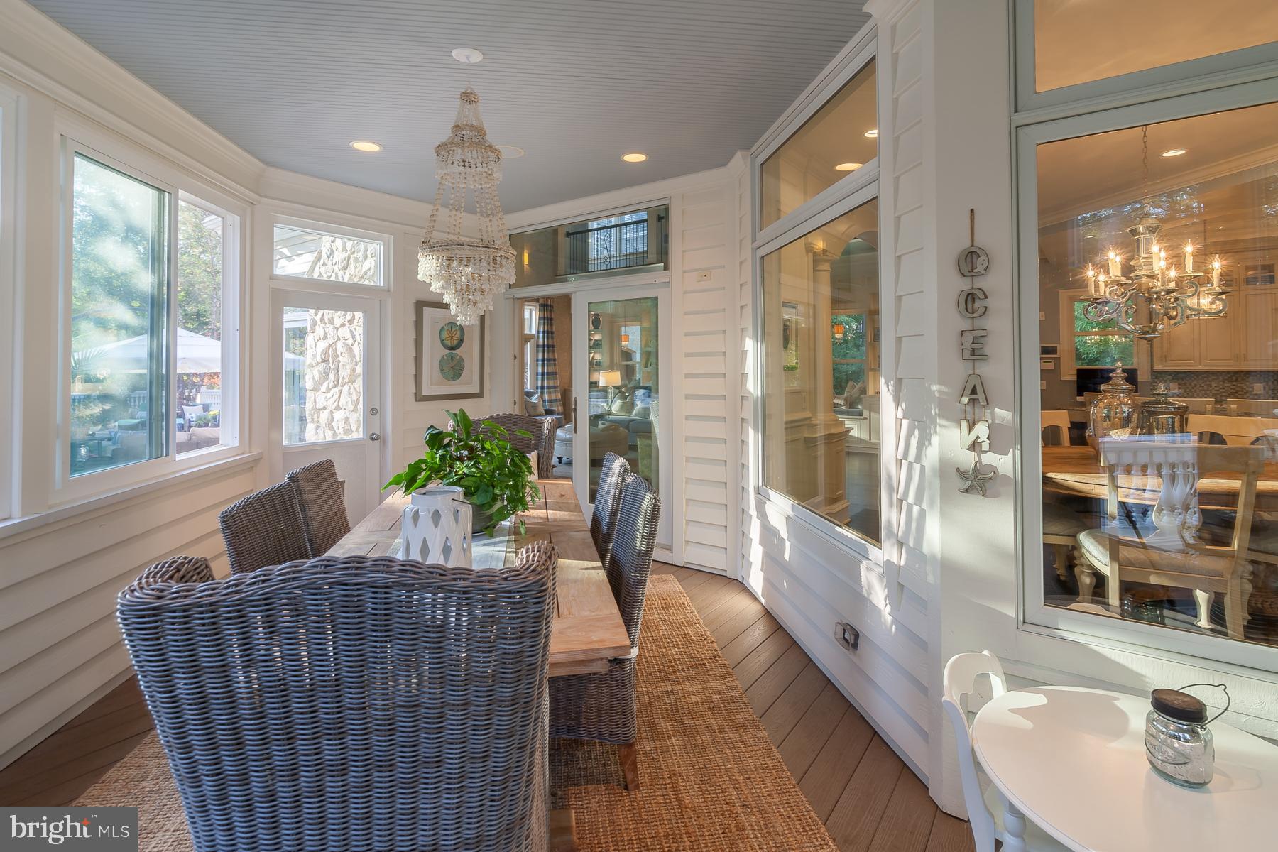 WOLFE POINTE - Residential