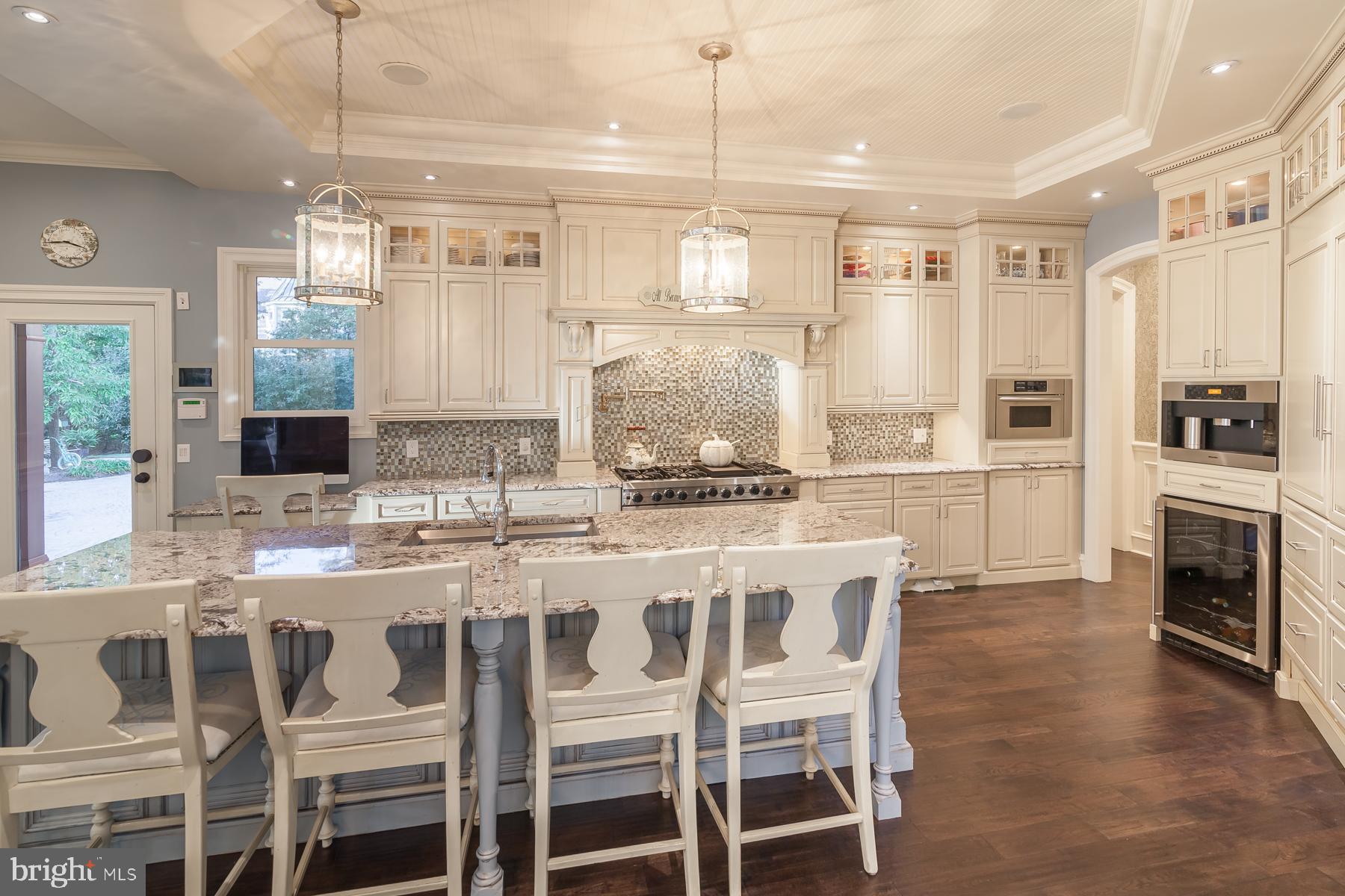 WOLFE POINTE - Residential