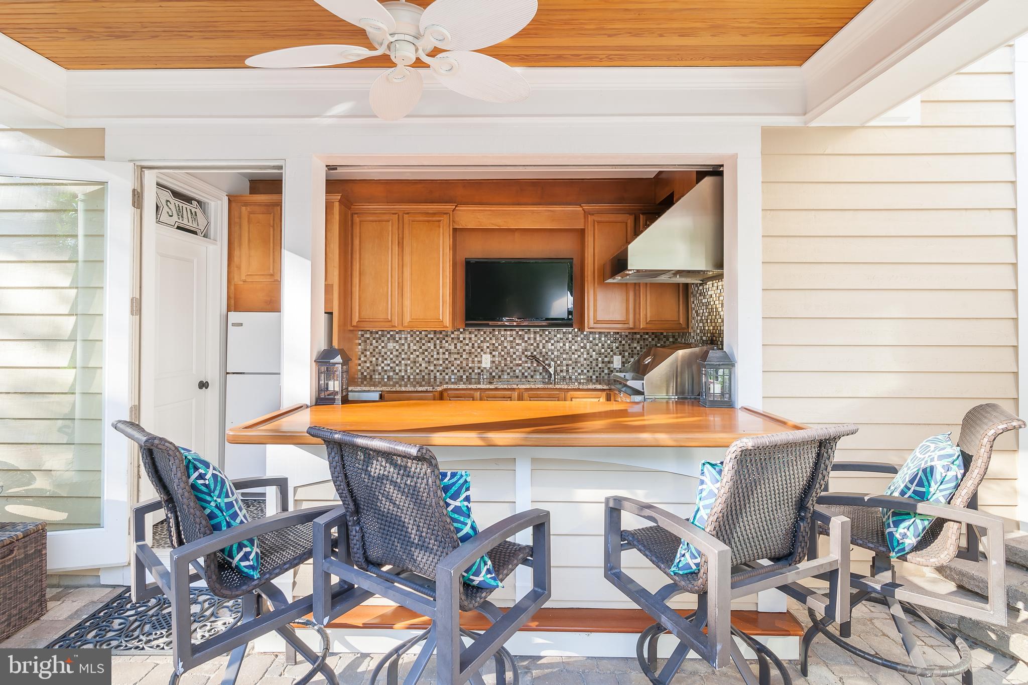 WOLFE POINTE - Residential