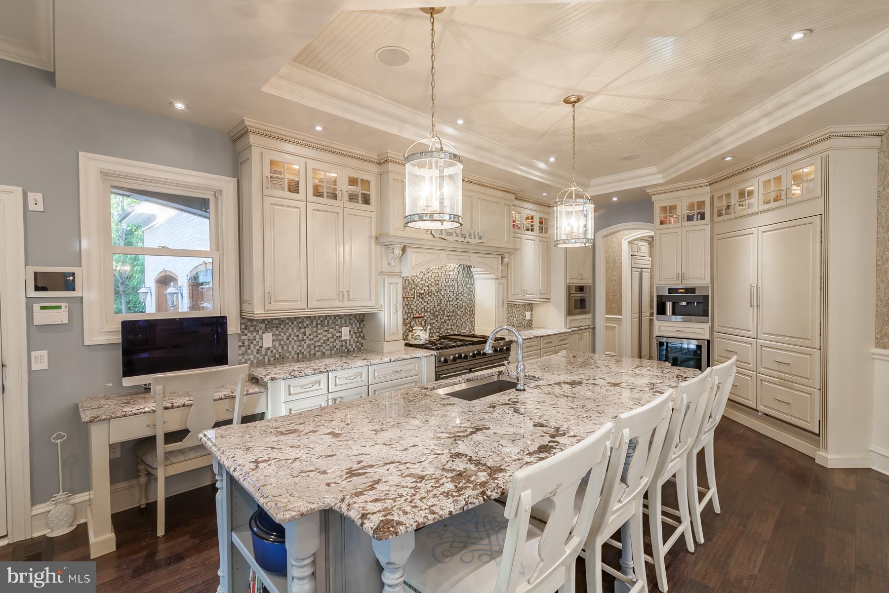 WOLFE POINTE - Residential