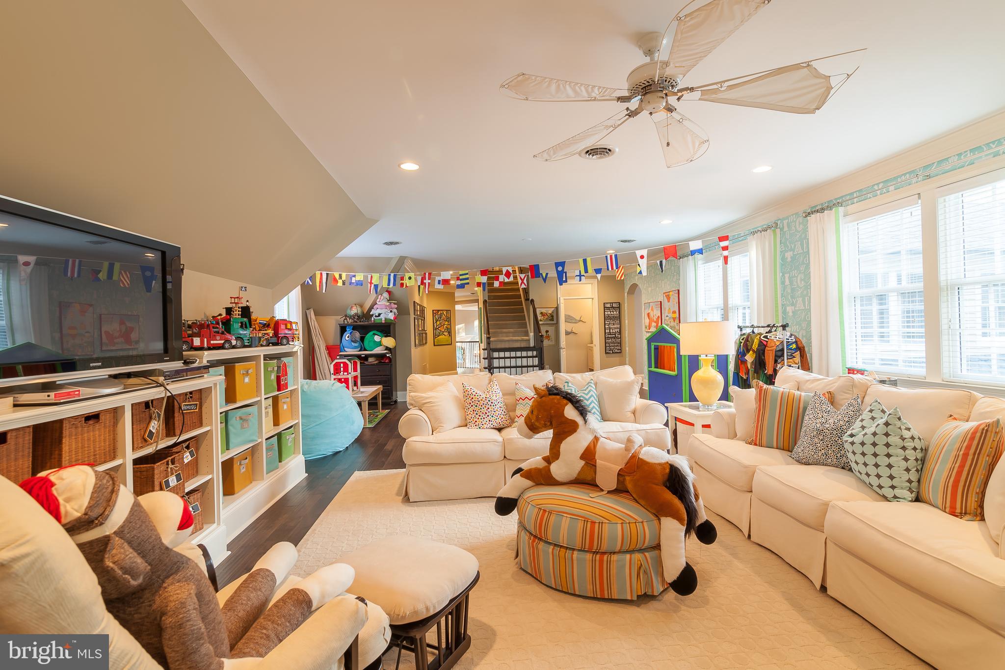 WOLFE POINTE - Residential