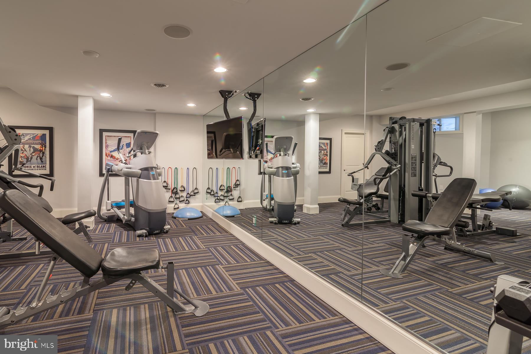 WOLFE POINTE - Residential