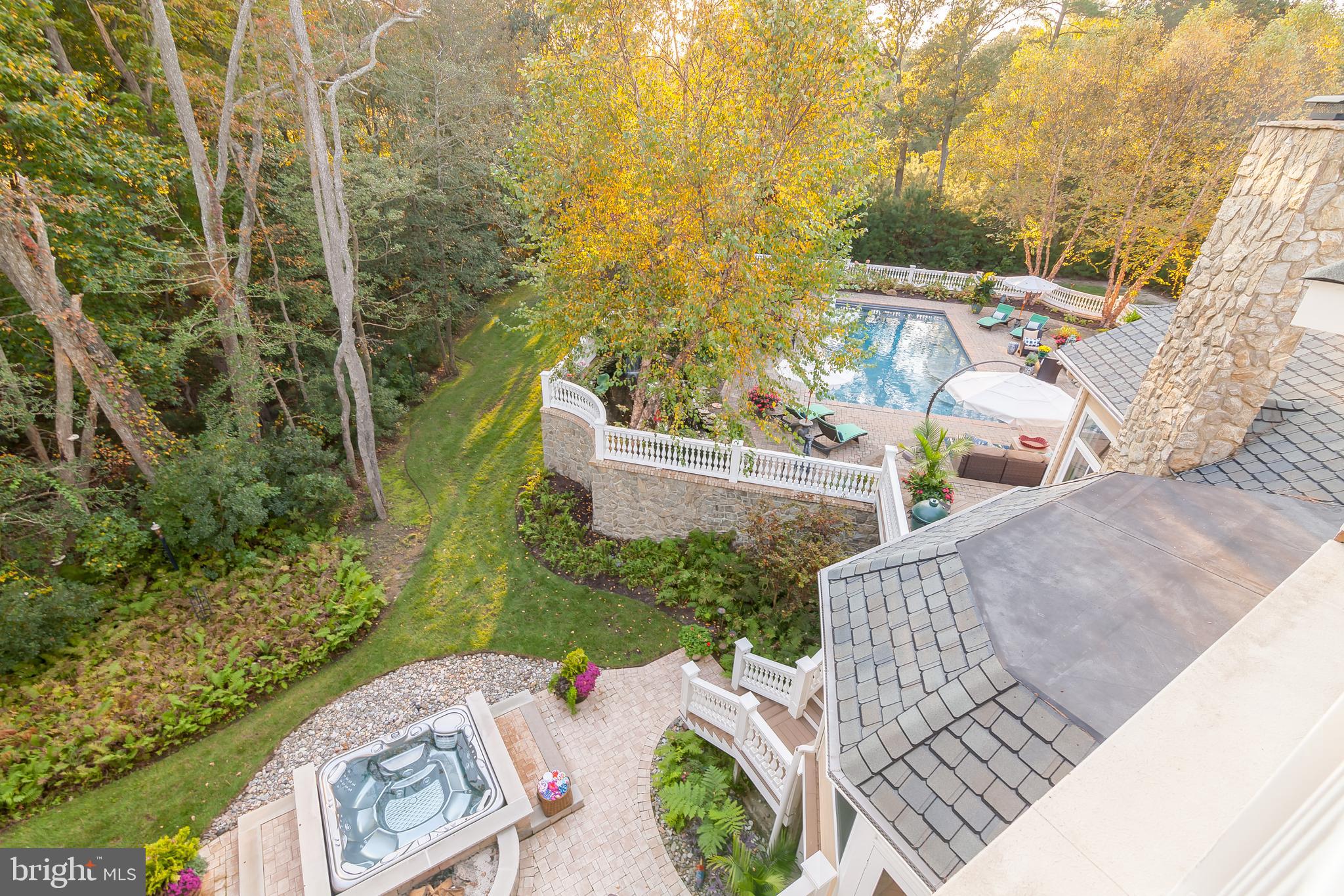 WOLFE POINTE - Residential