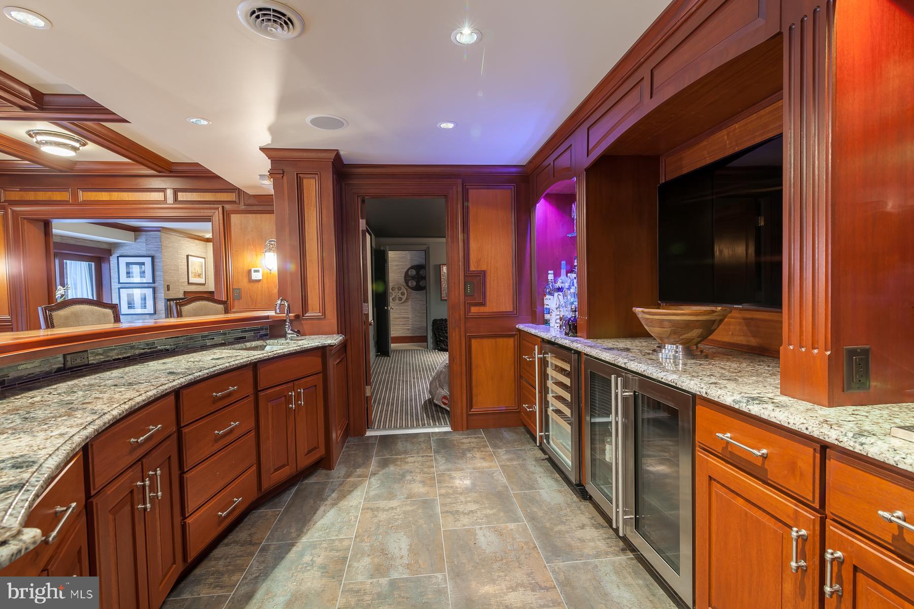 WOLFE POINTE - Residential