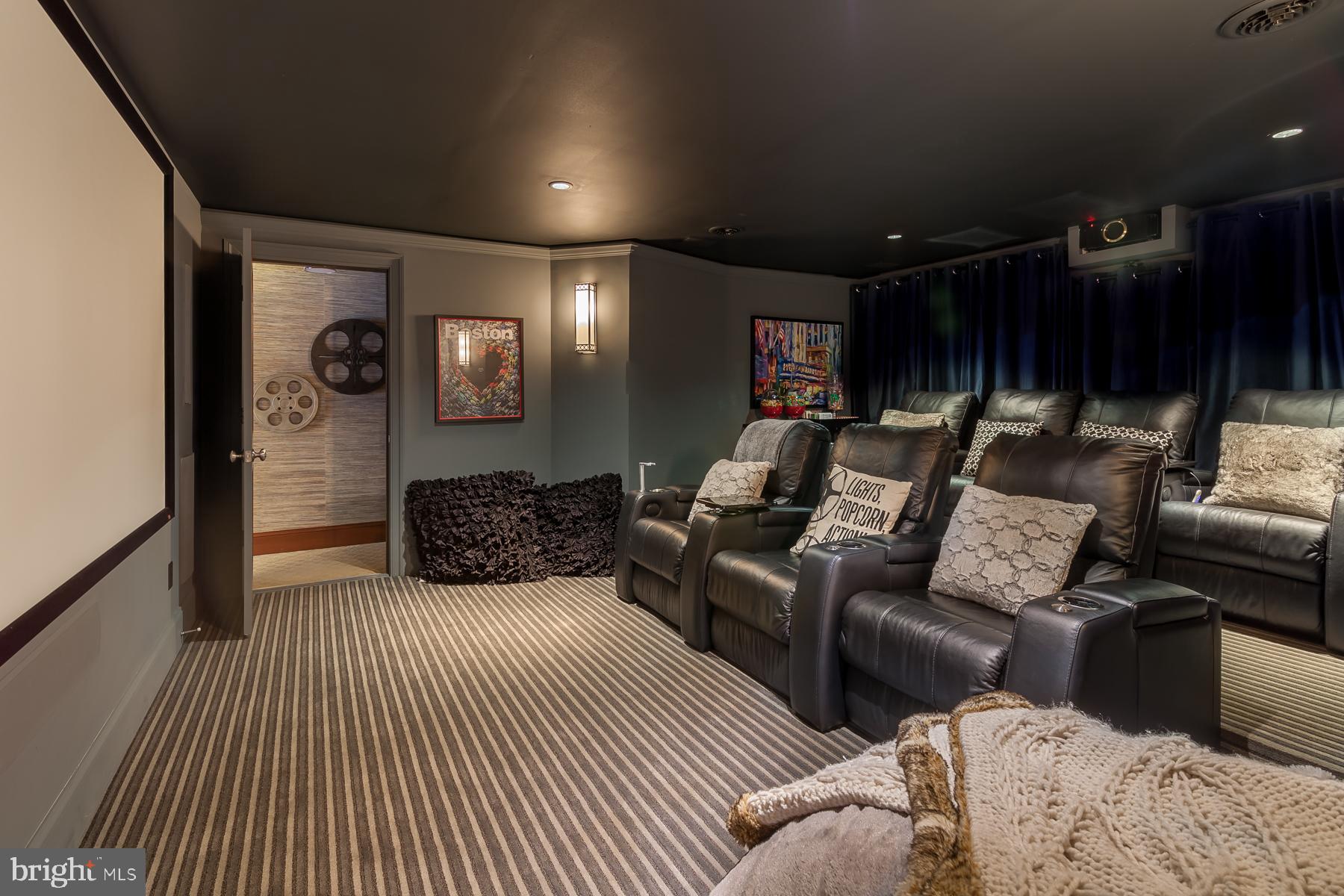 WOLFE POINTE - Residential