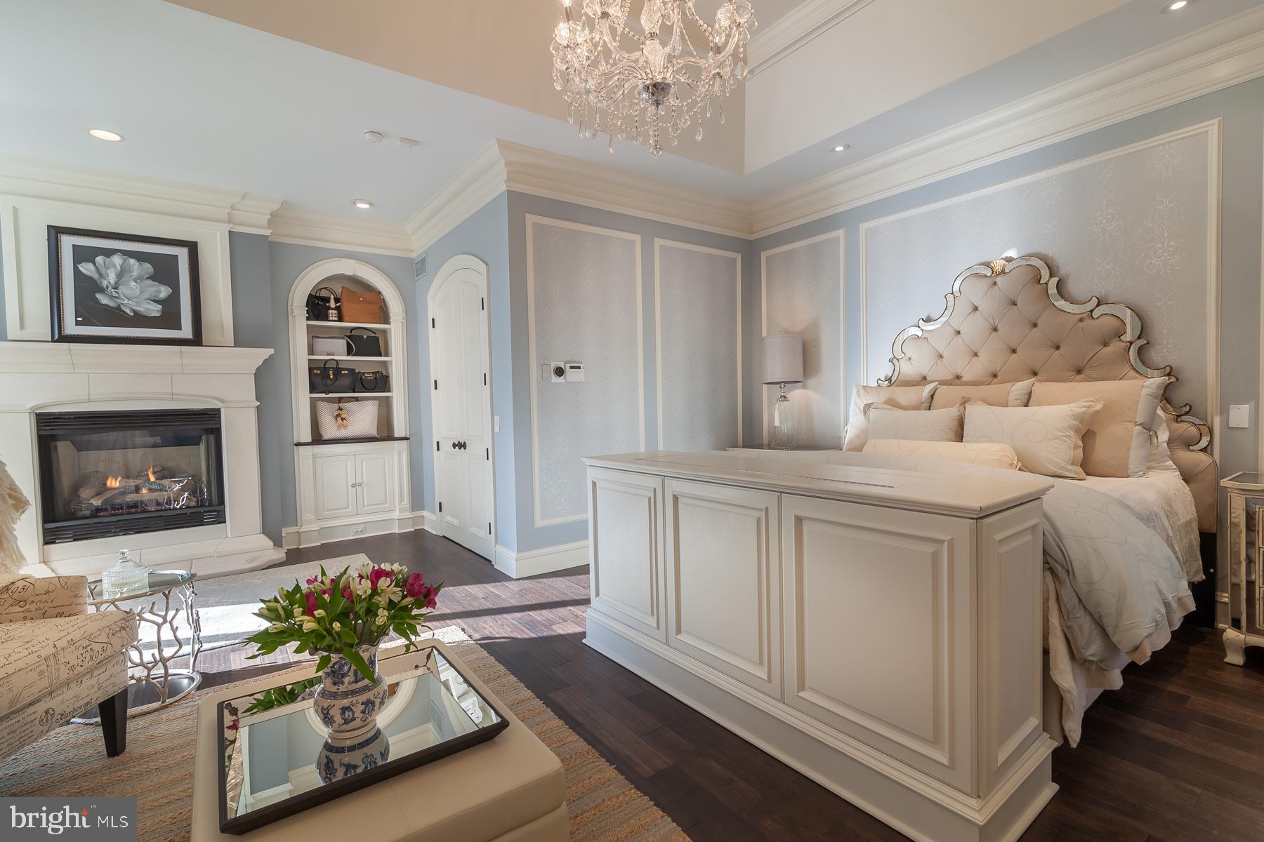 WOLFE POINTE - Residential