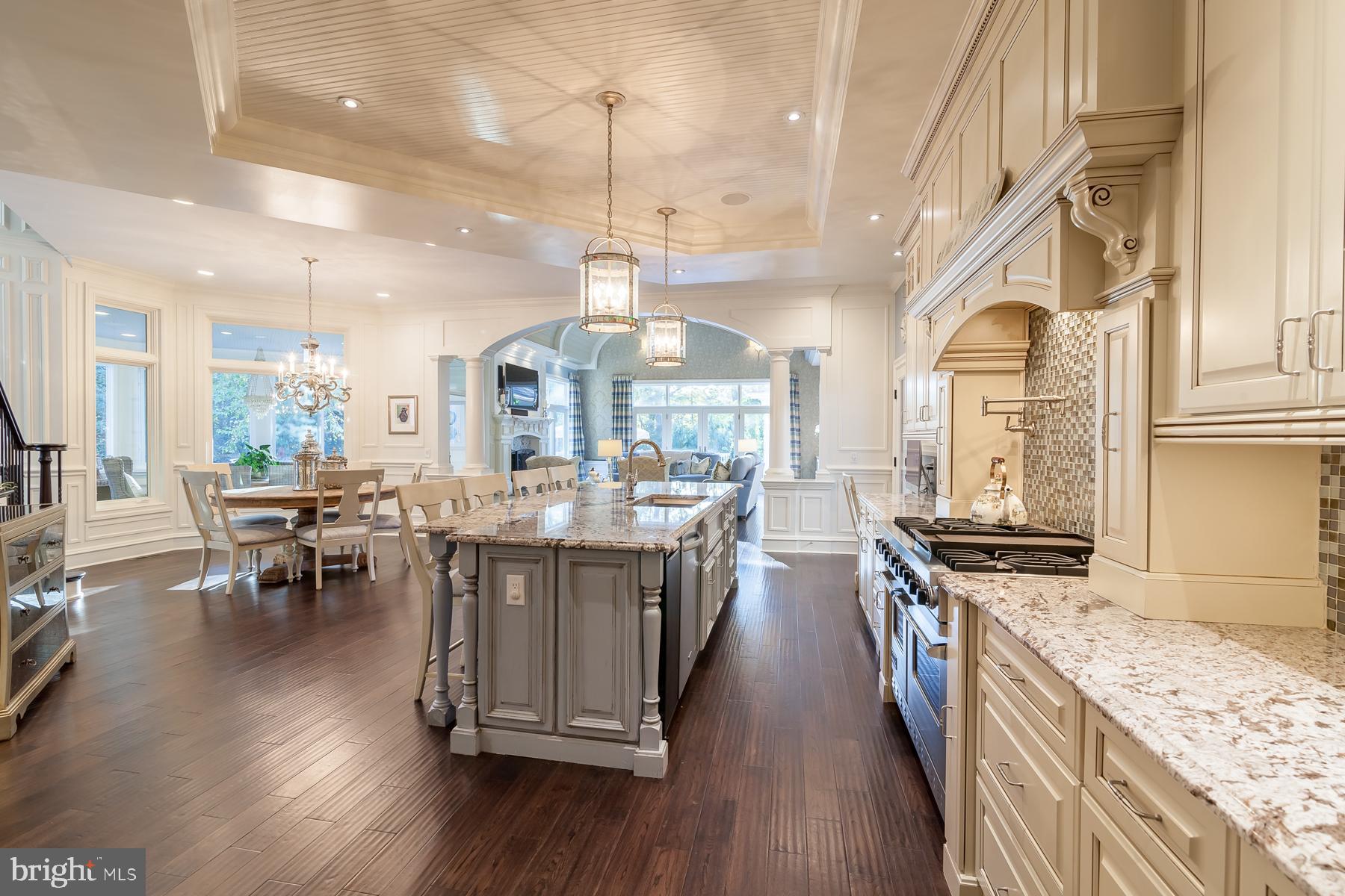 WOLFE POINTE - Residential