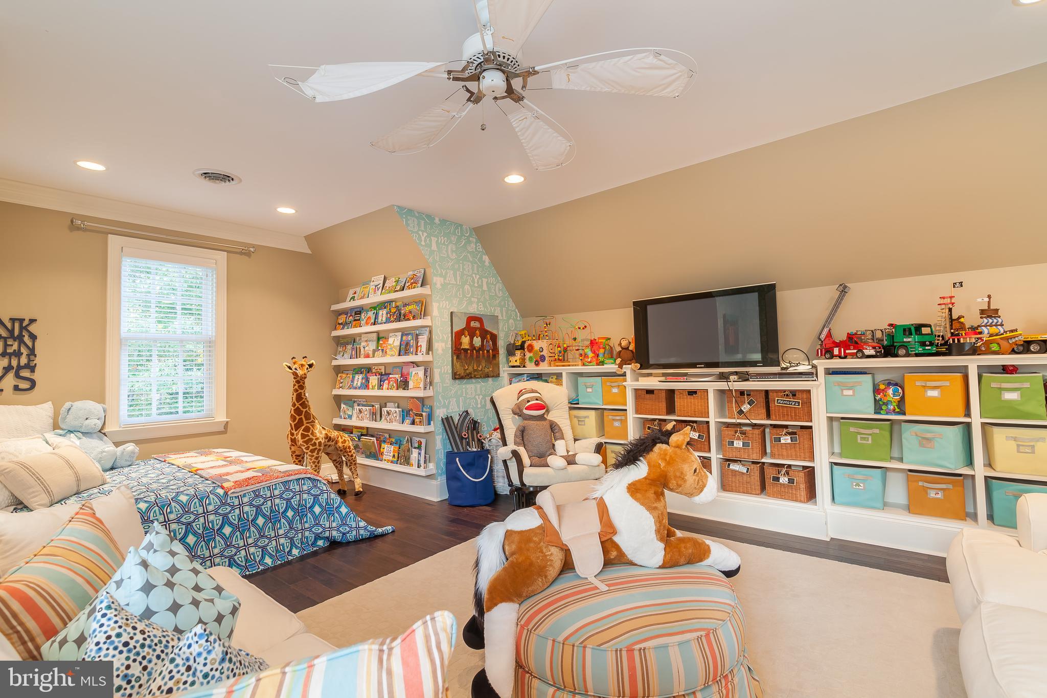 WOLFE POINTE - Residential