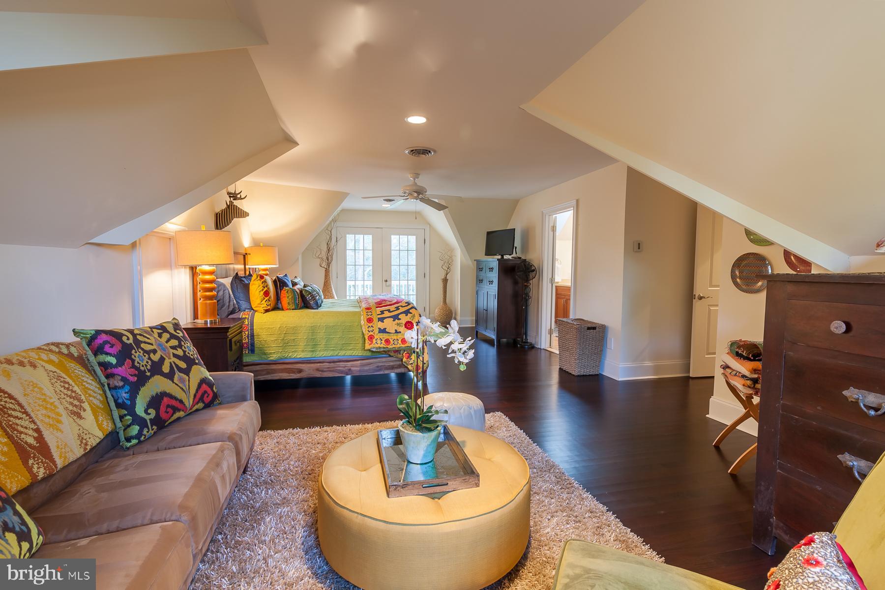 WOLFE POINTE - Residential