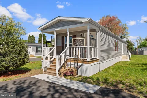 165 W Ridge Pike Unit 235, Royersford, PA MLS: PAMC2137762