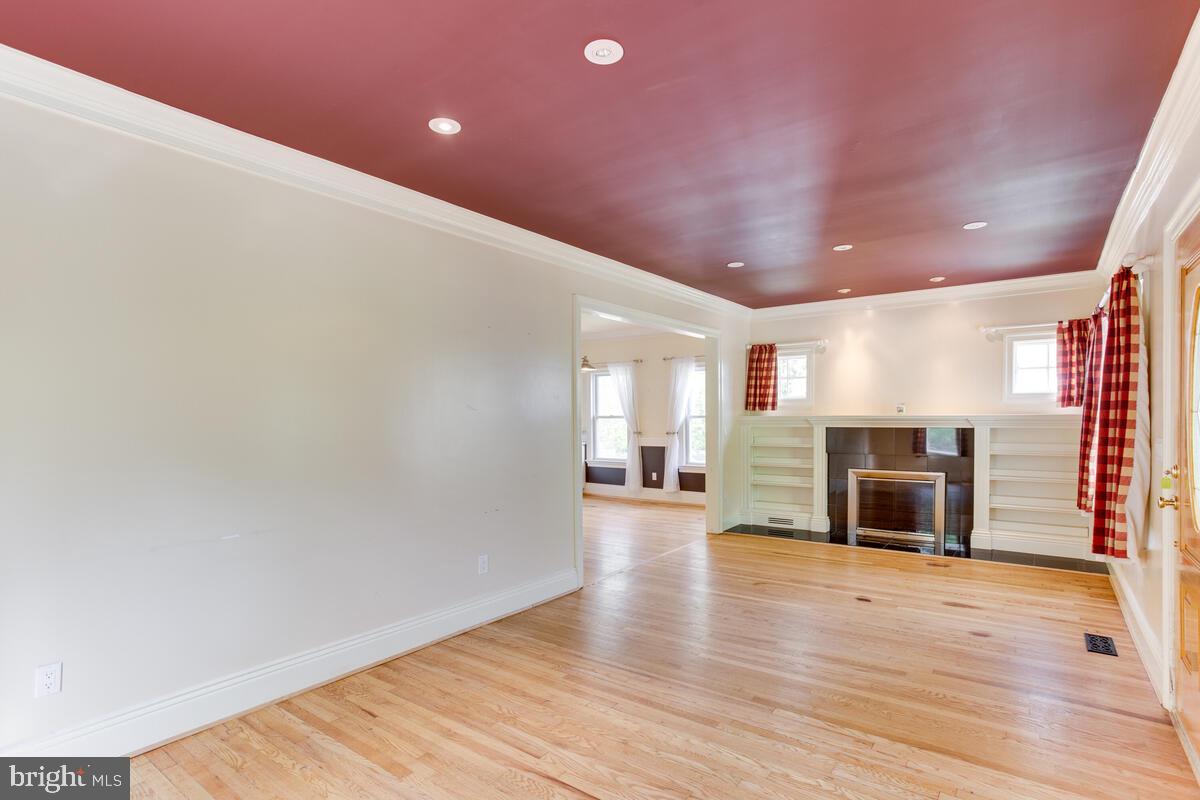 WEST RIVERDALE - Residential