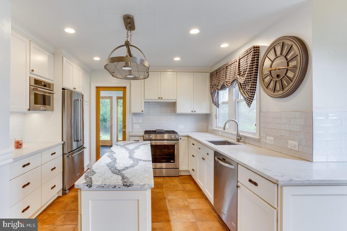 WEST RIVERDALE - Residential