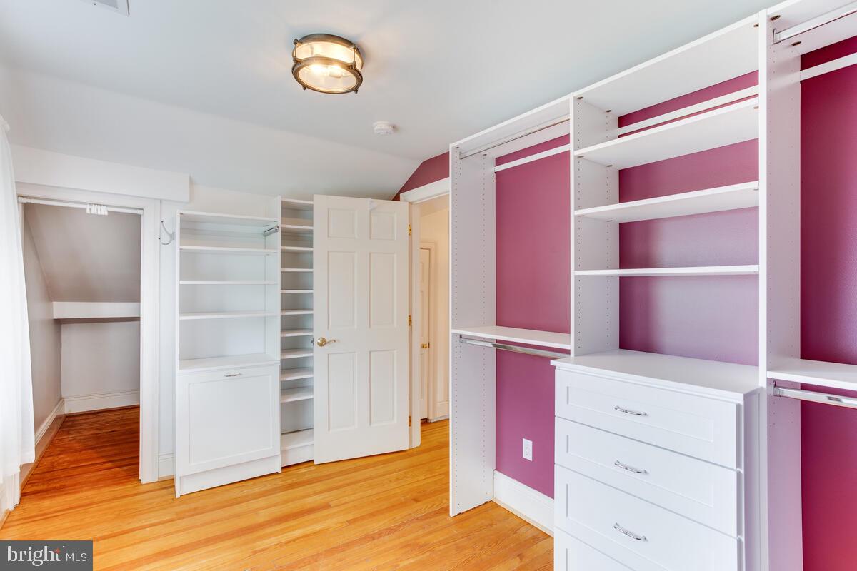 WEST RIVERDALE - Residential