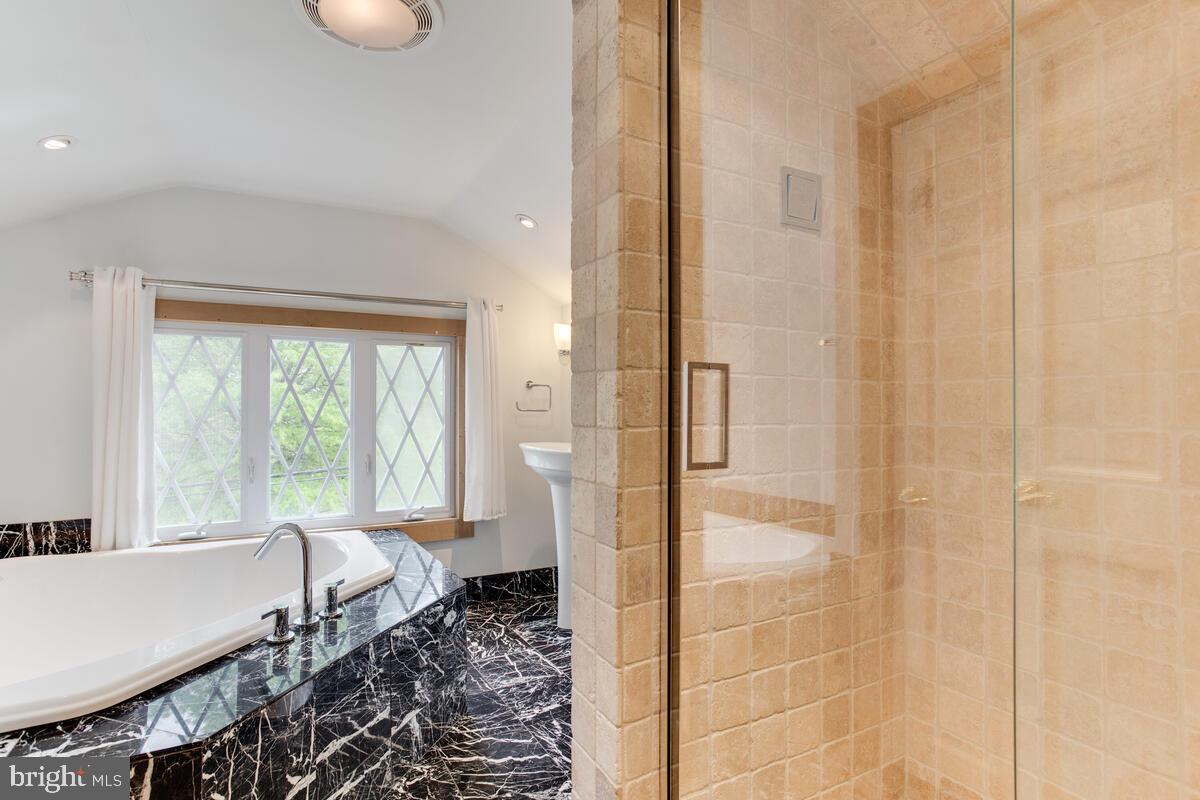 WEST RIVERDALE - Residential