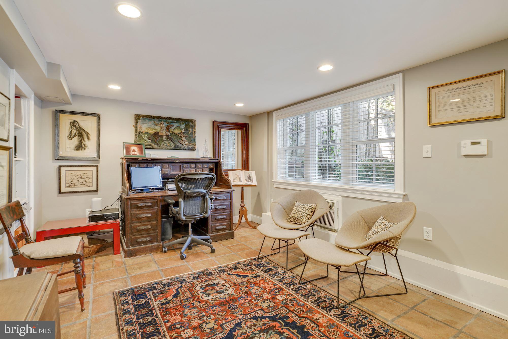 GEORGETOWN - Residential