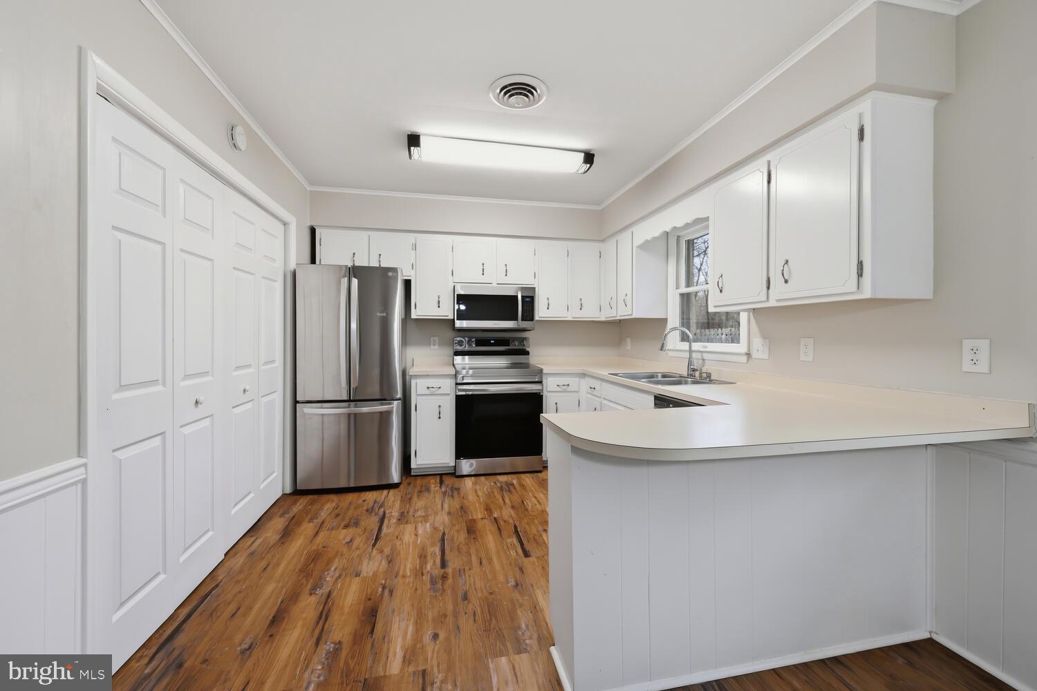 SOUTH BEECHWOOD - Residential