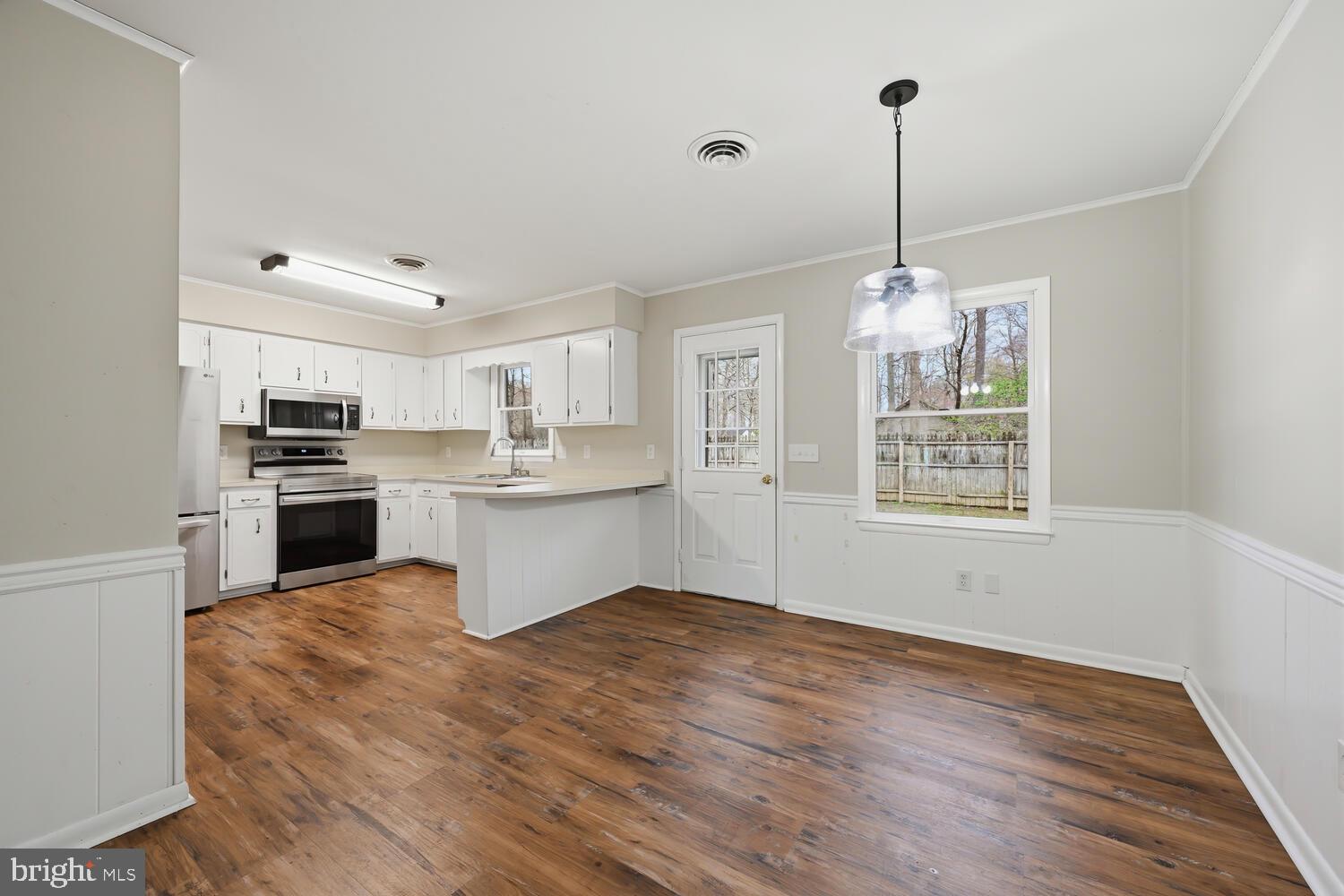 SOUTH BEECHWOOD - Residential