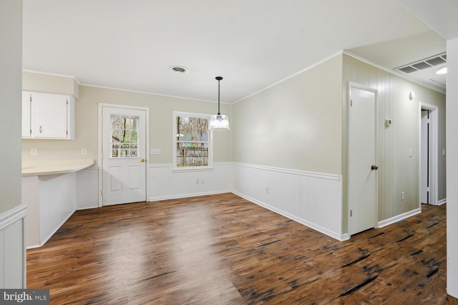 SOUTH BEECHWOOD - Residential