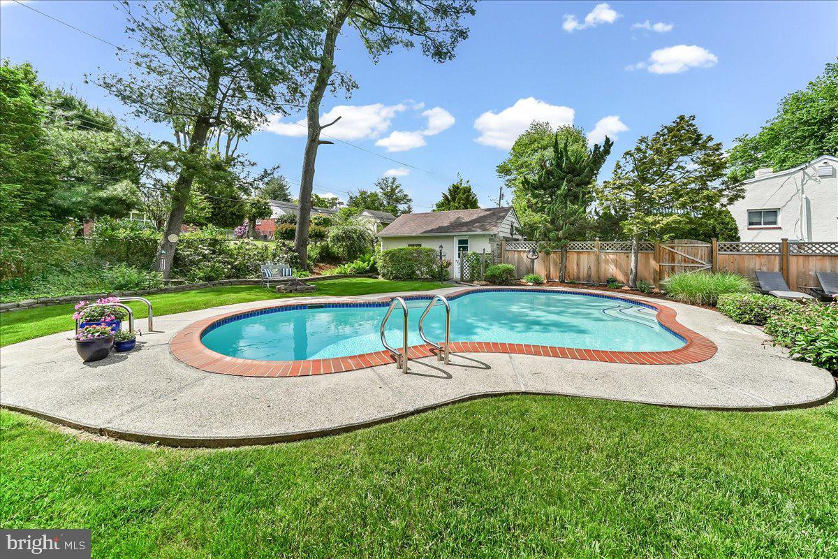 LANGFORD HILLS - Residential