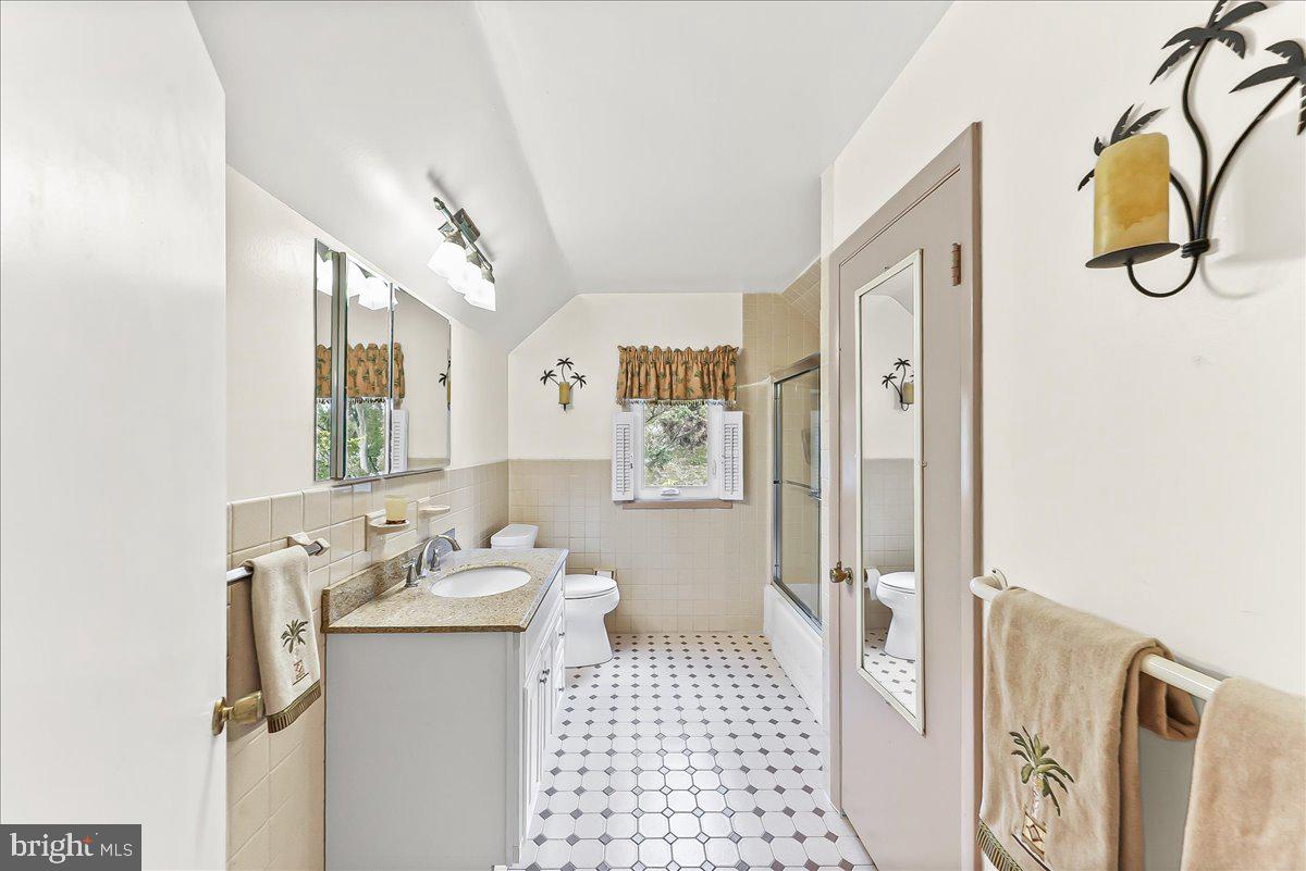 LANGFORD HILLS - Residential