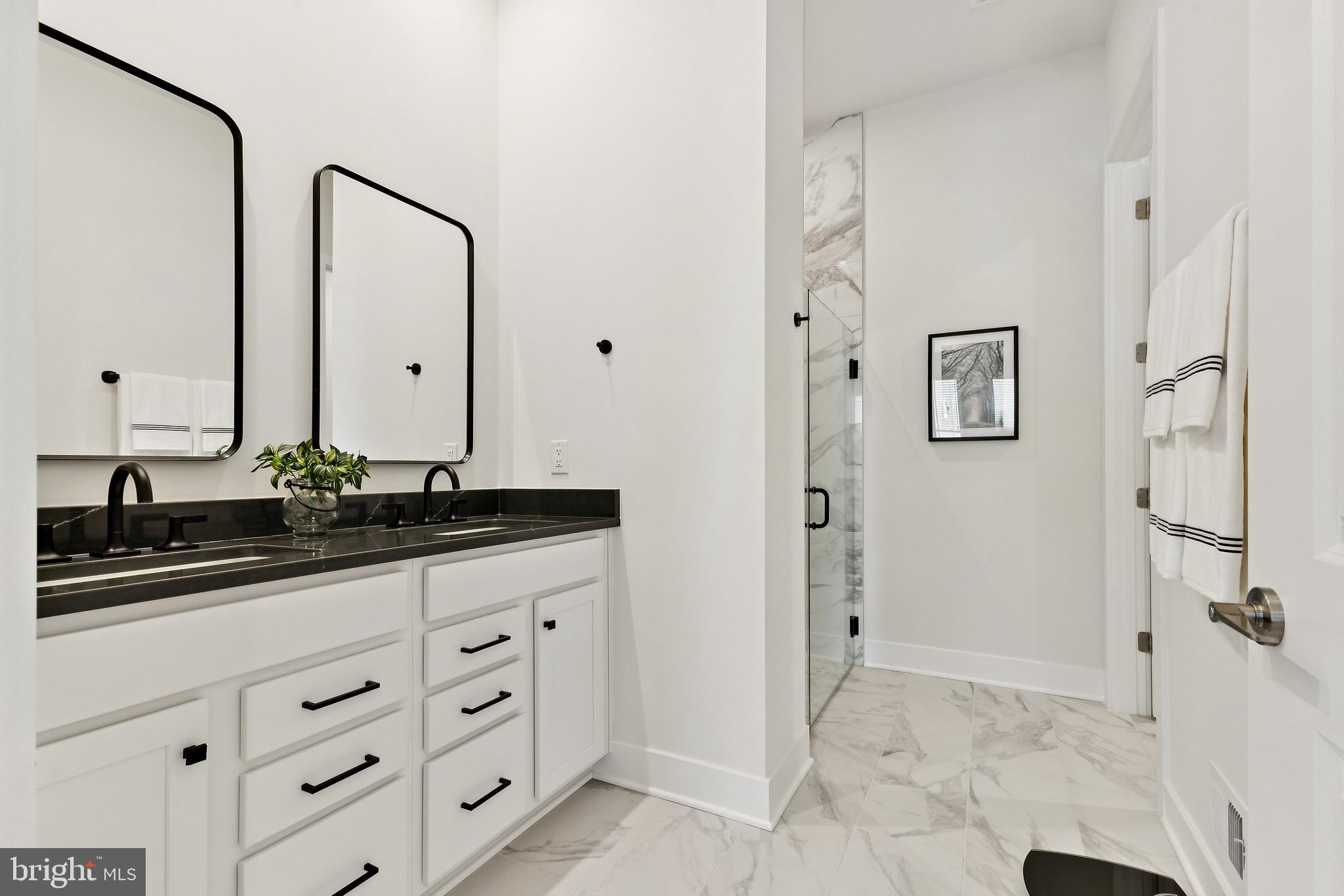 LEXINGTON 7 - Residential