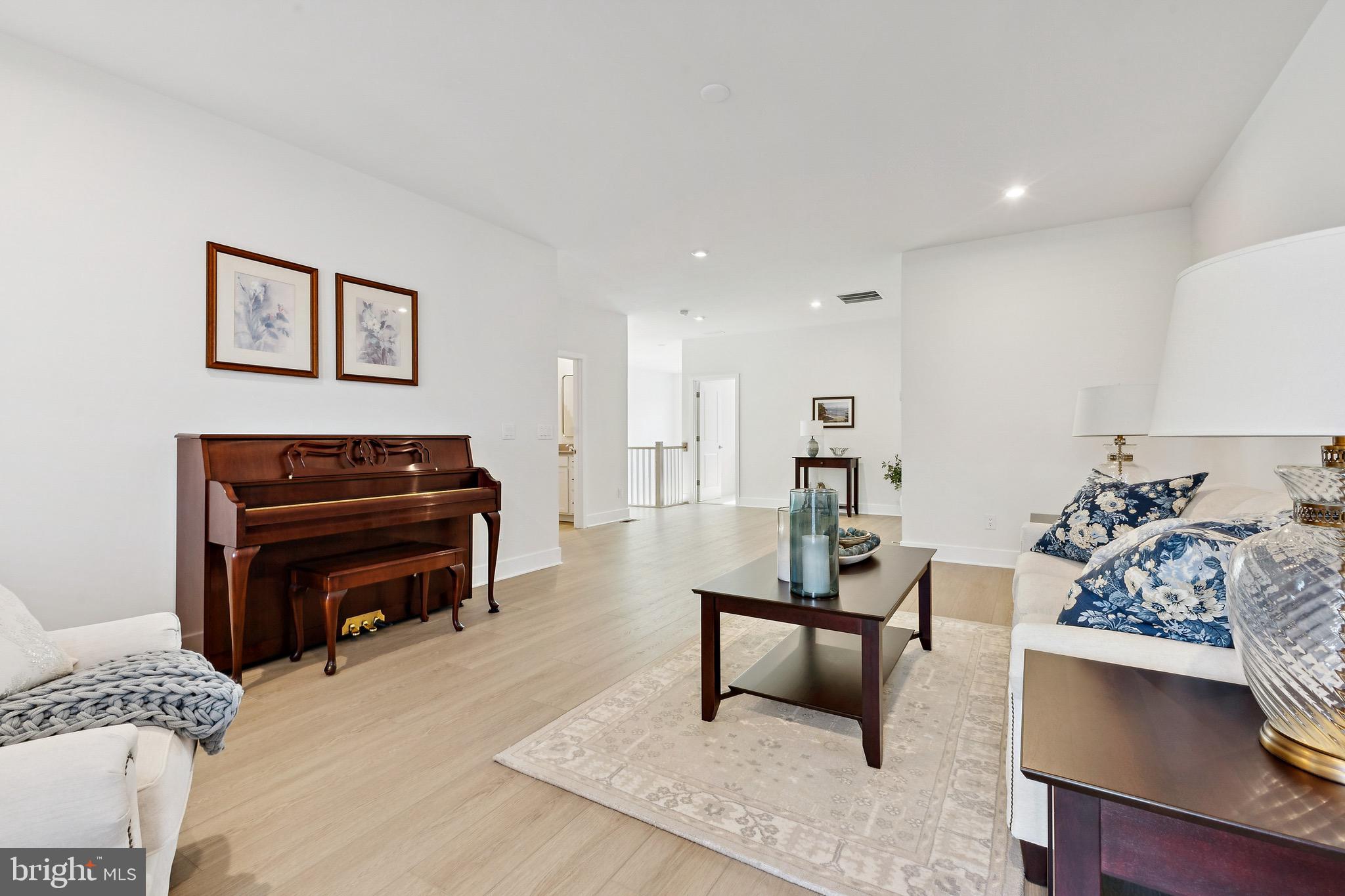 LEXINGTON 7 - Residential