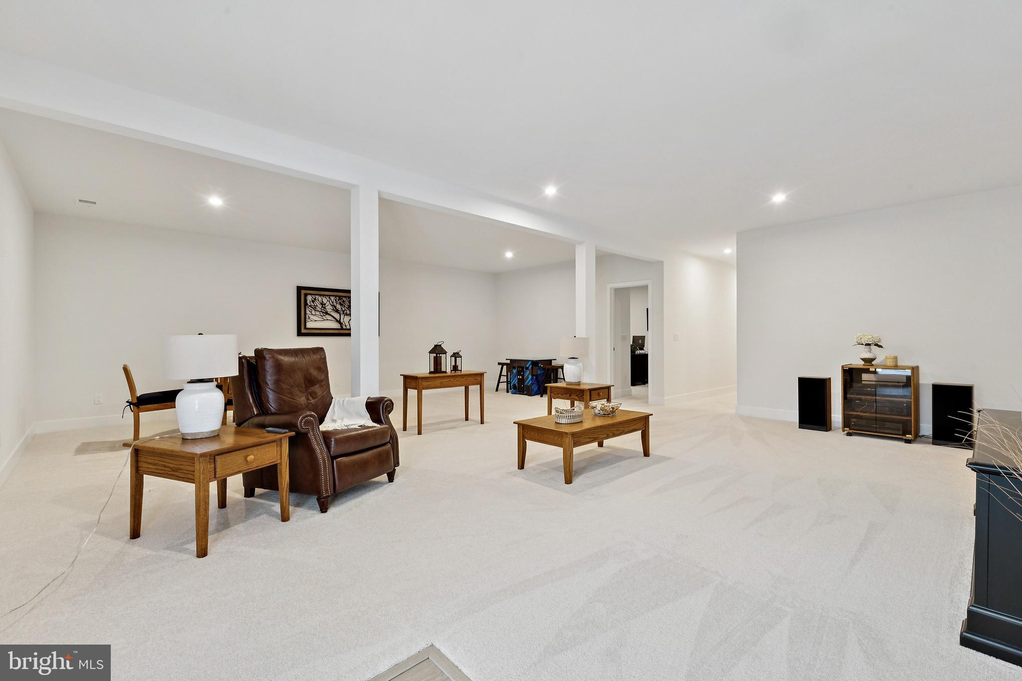 LEXINGTON 7 - Residential