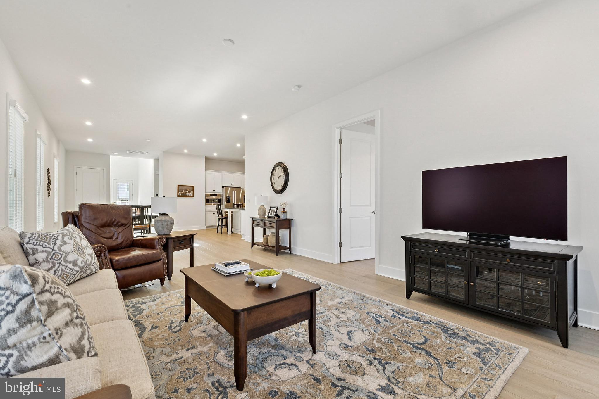 LEXINGTON 7 - Residential