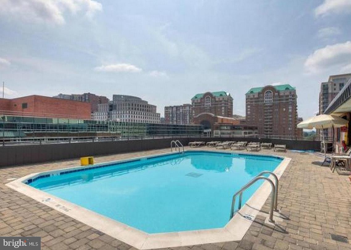 WESTVIEW AT BALLSTON METRO - Residential