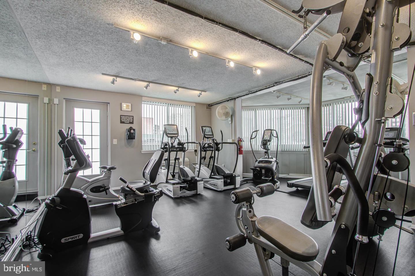 WESTVIEW AT BALLSTON METRO - Residential