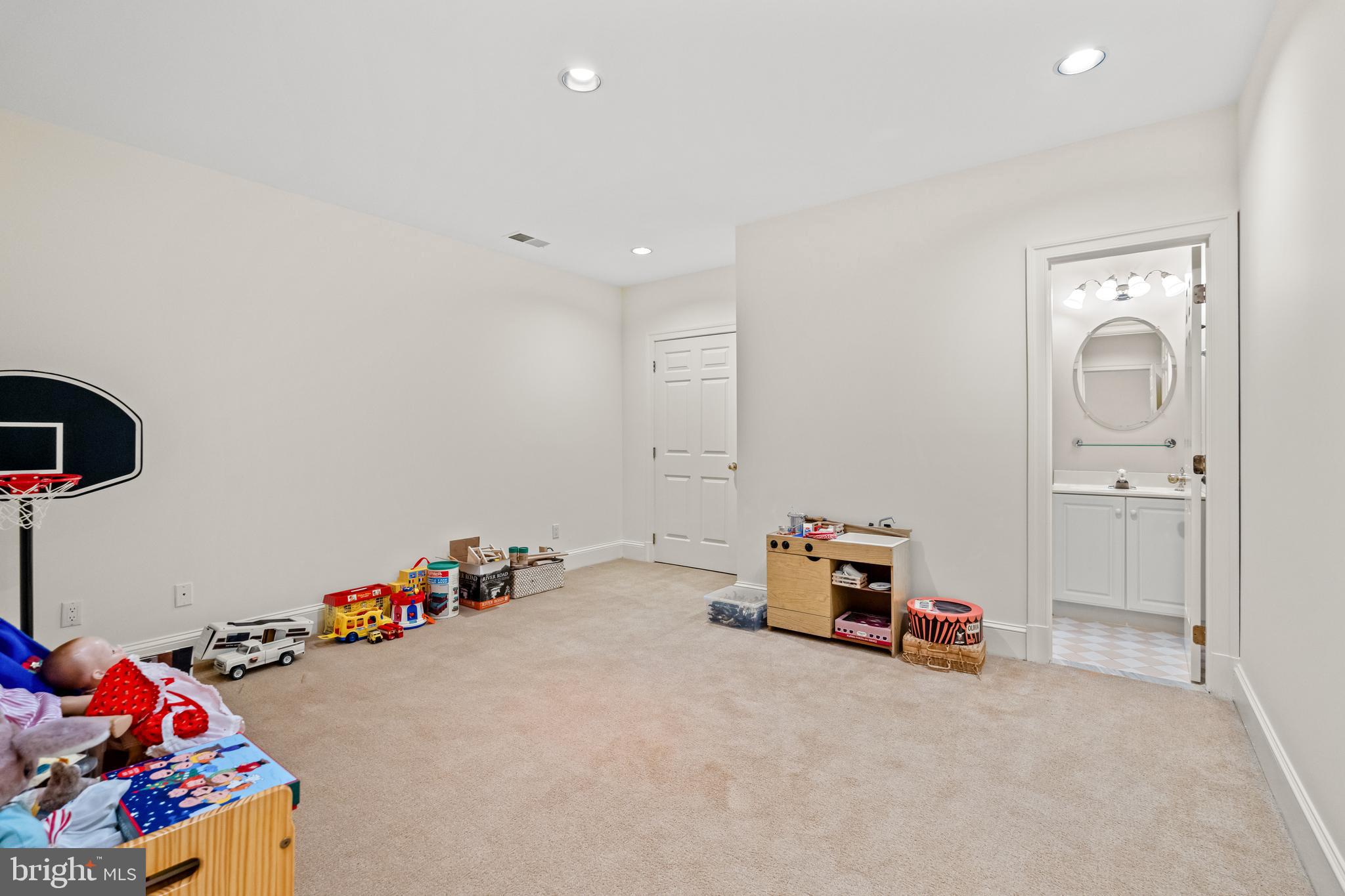 LANGLEY FARMS - Residential