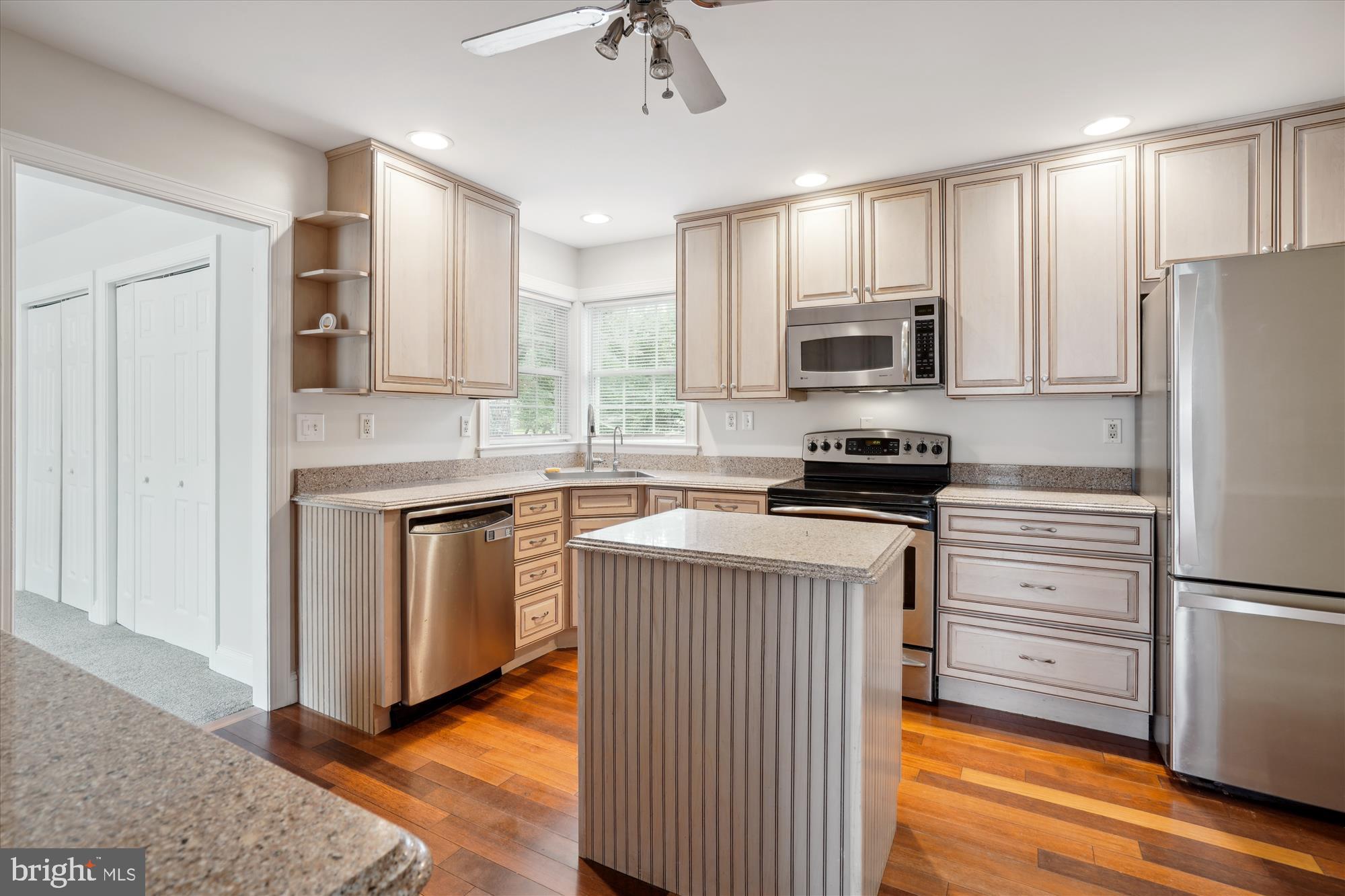 CENTREVILLE - Residential