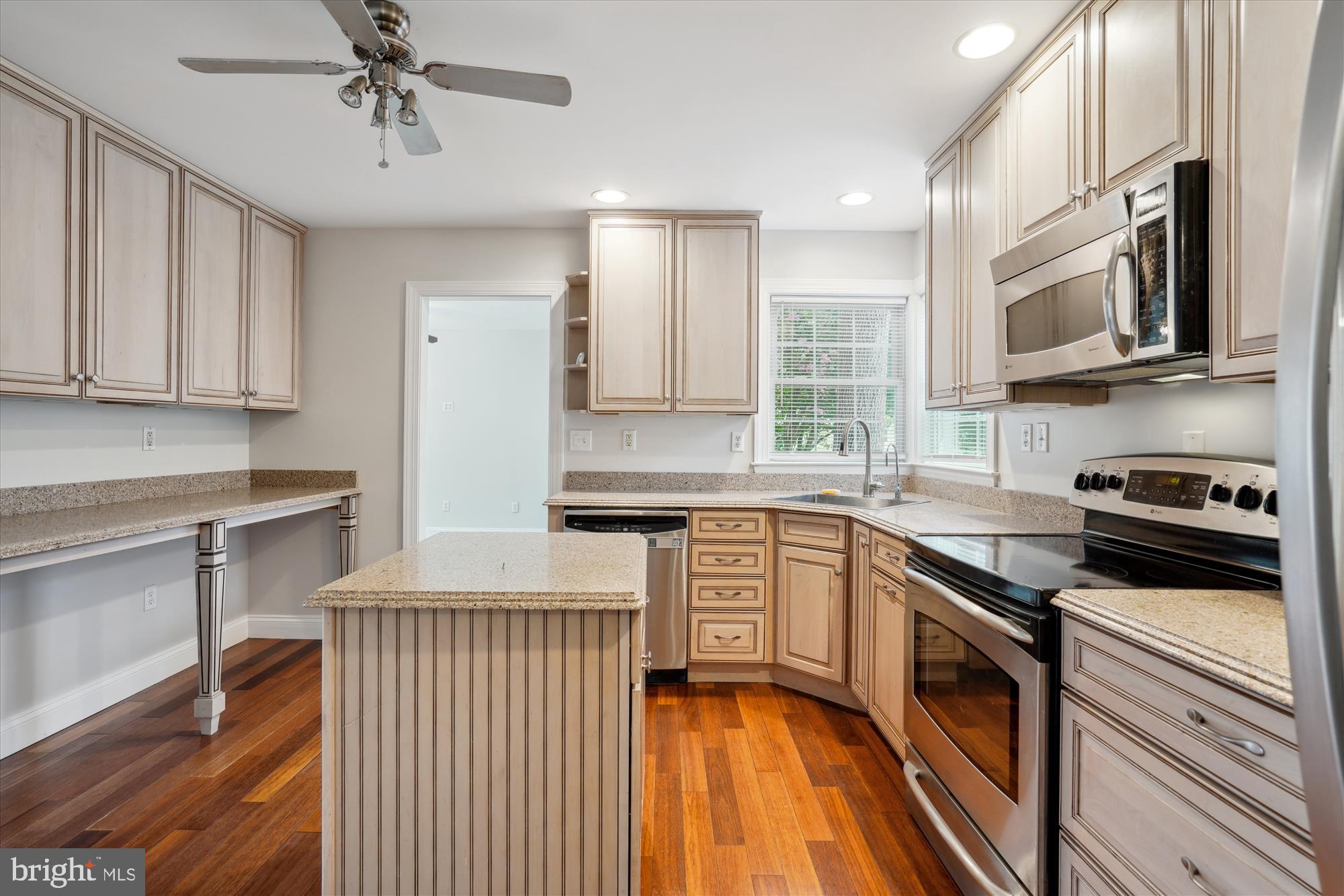 CENTREVILLE - Residential