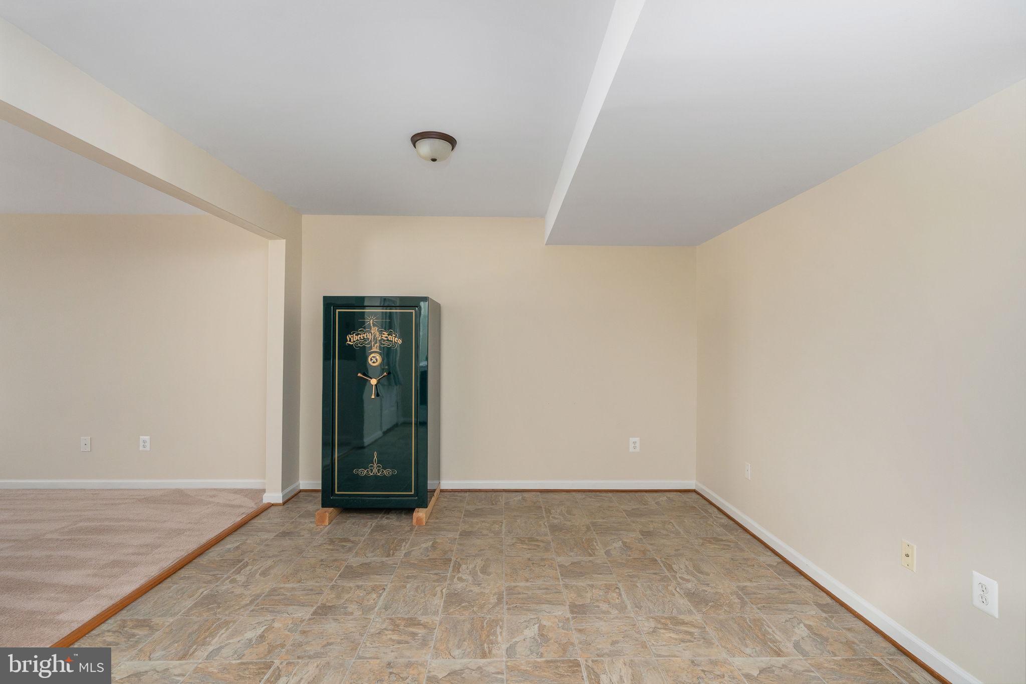 4715 COLONNADE WAY