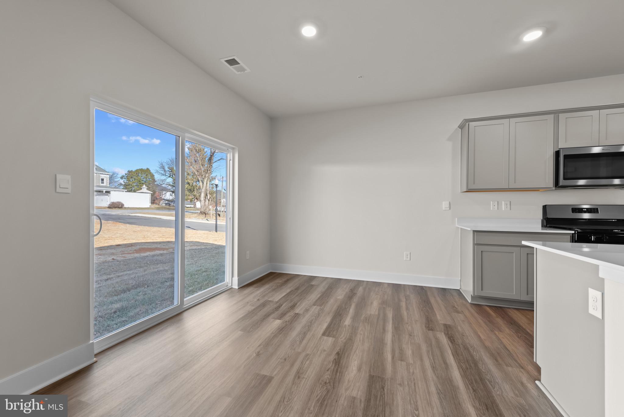 RIDGELY'S RESERVE - Residential