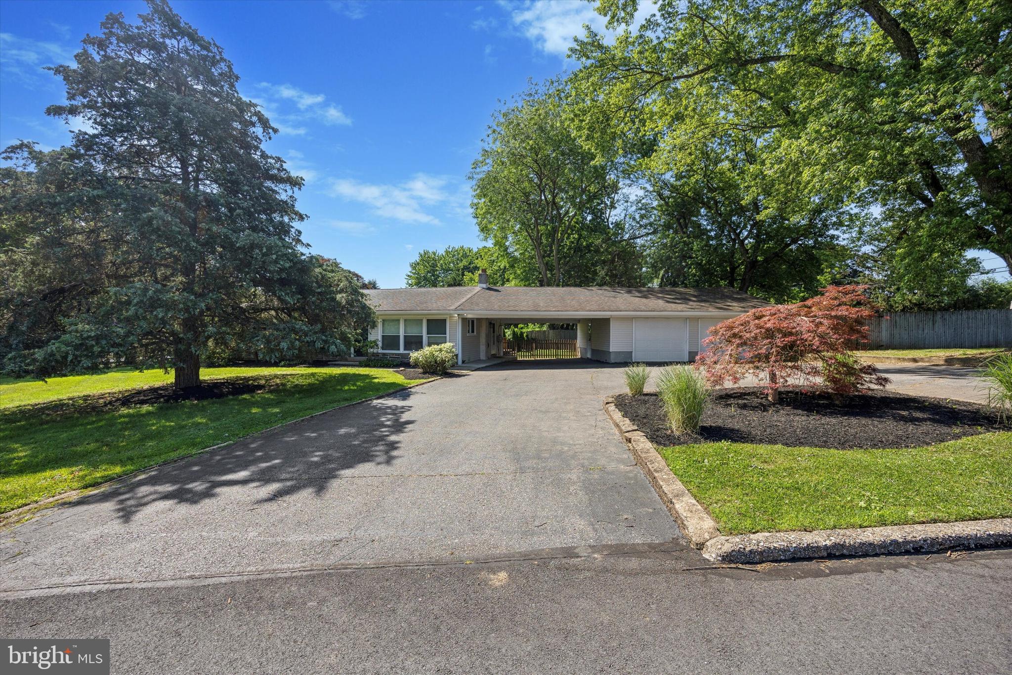 4 RIDDLEWOOD DRIVE