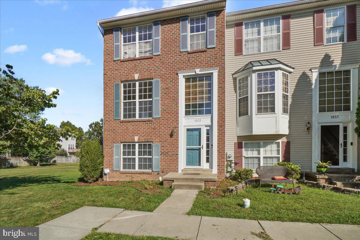 NORTH CROSSING - Residential