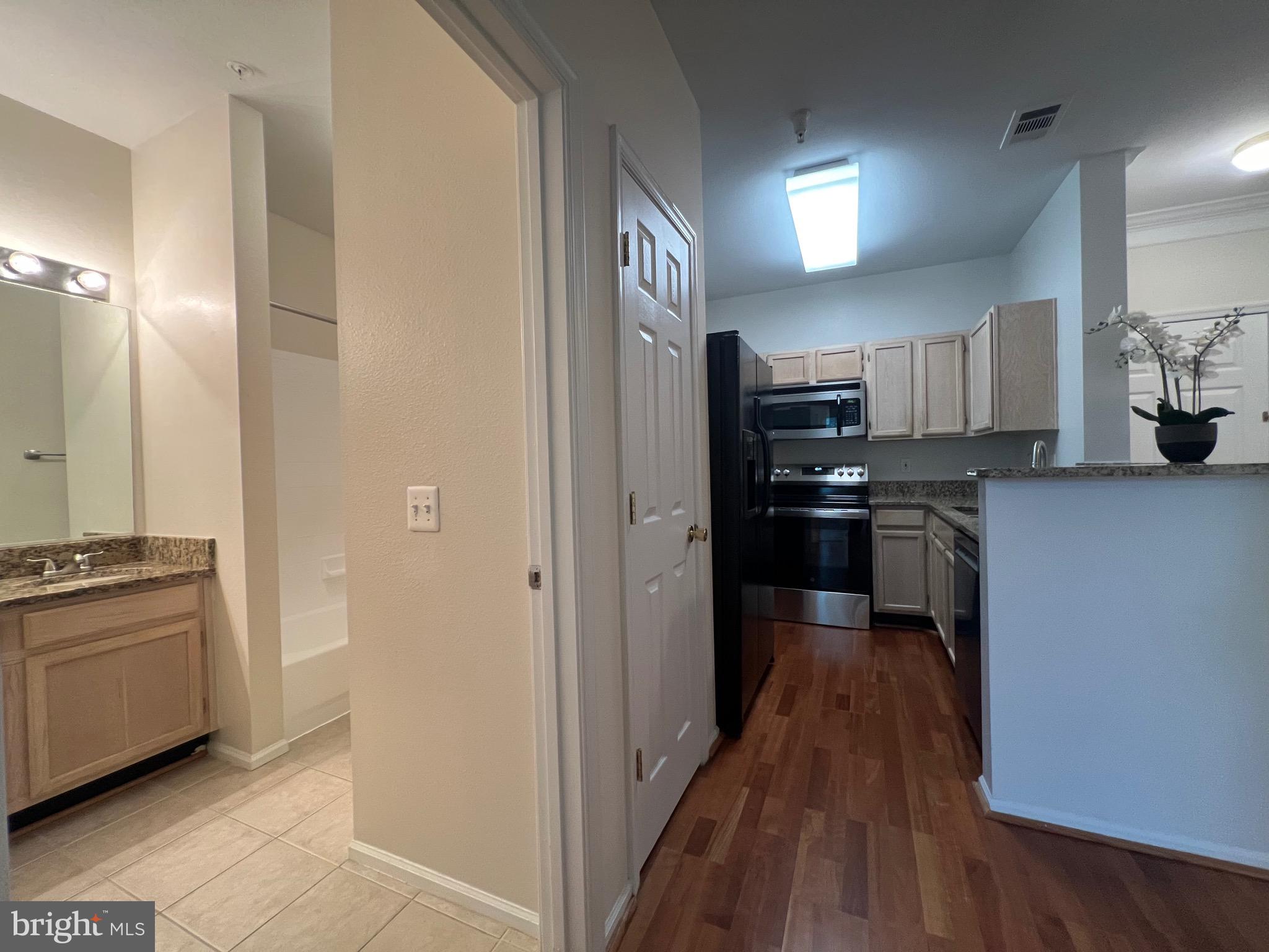 GATES OF MCLEAN - Residential