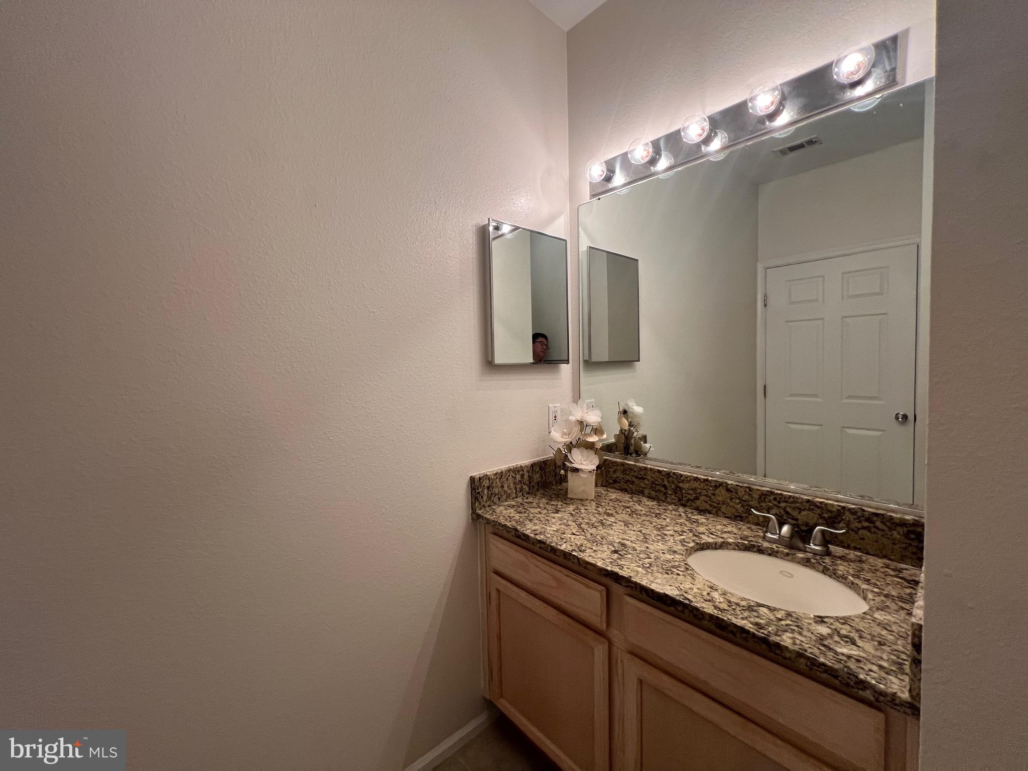 GATES OF MCLEAN - Residential