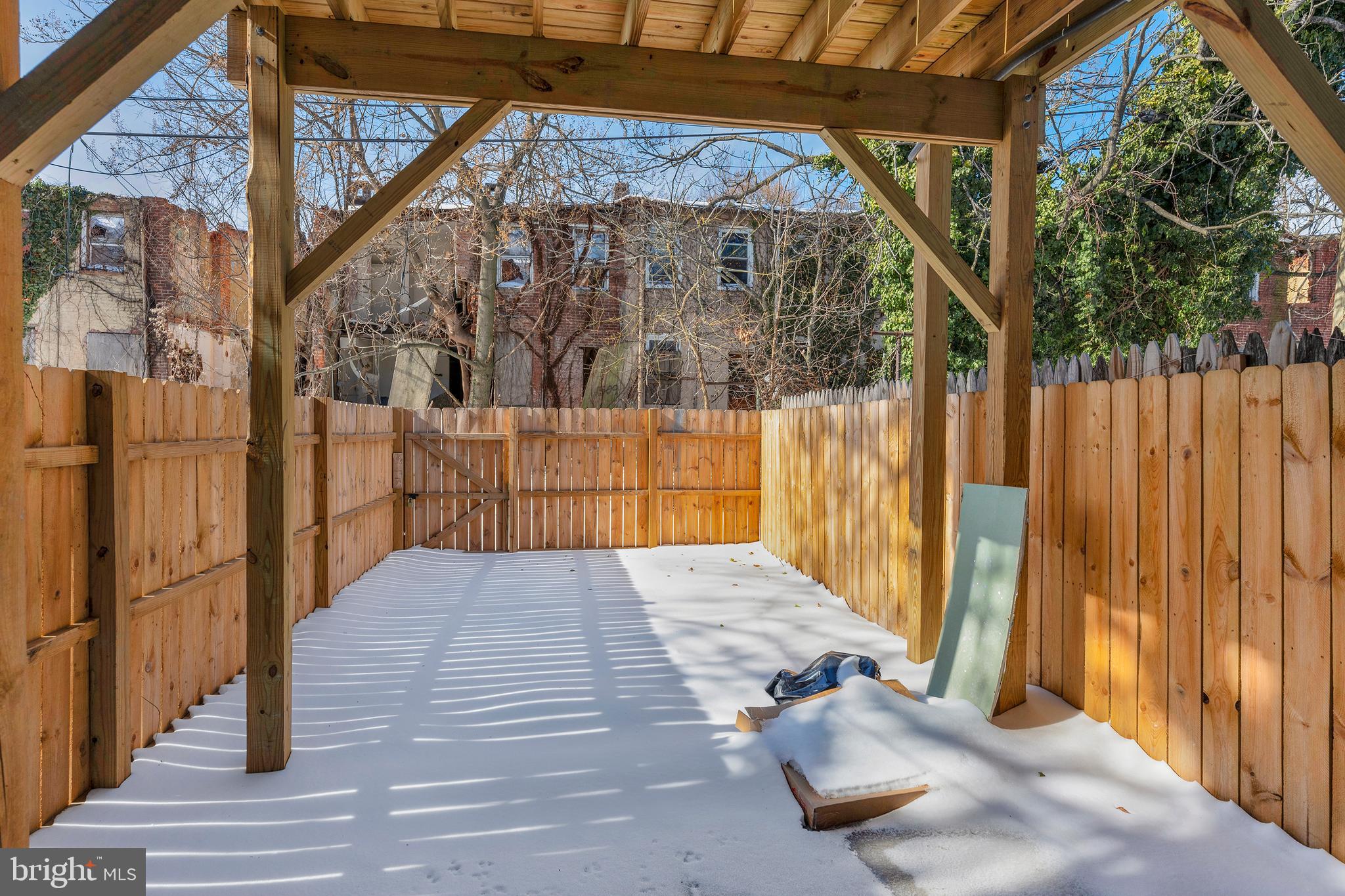 BROADWAY EAST - Residential