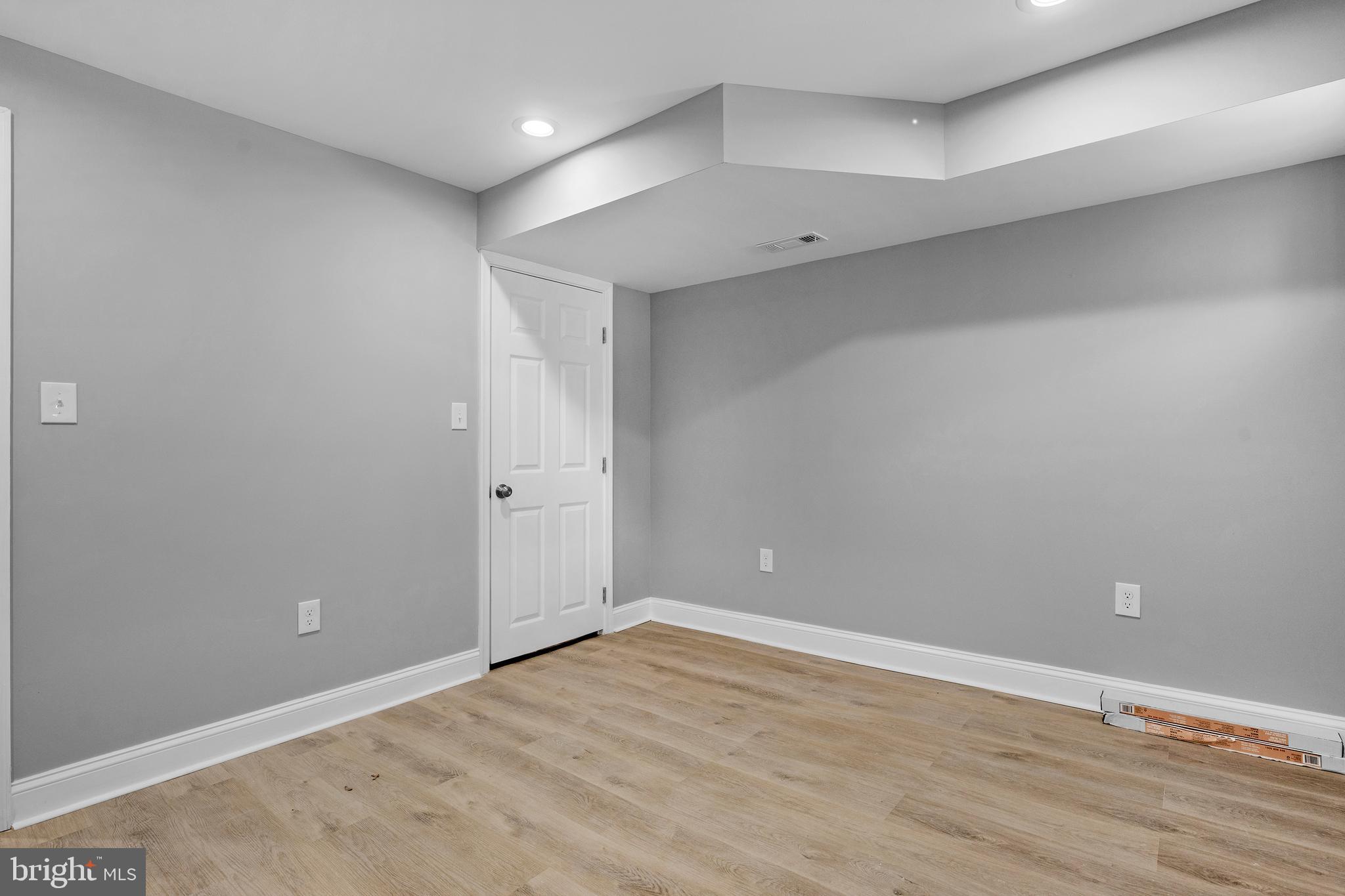 BROADWAY EAST - Residential