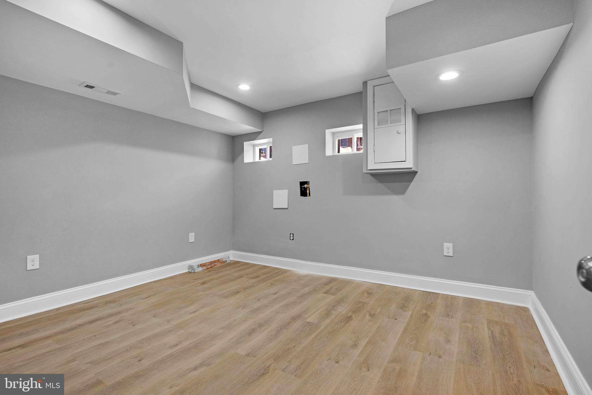 BROADWAY EAST - Residential