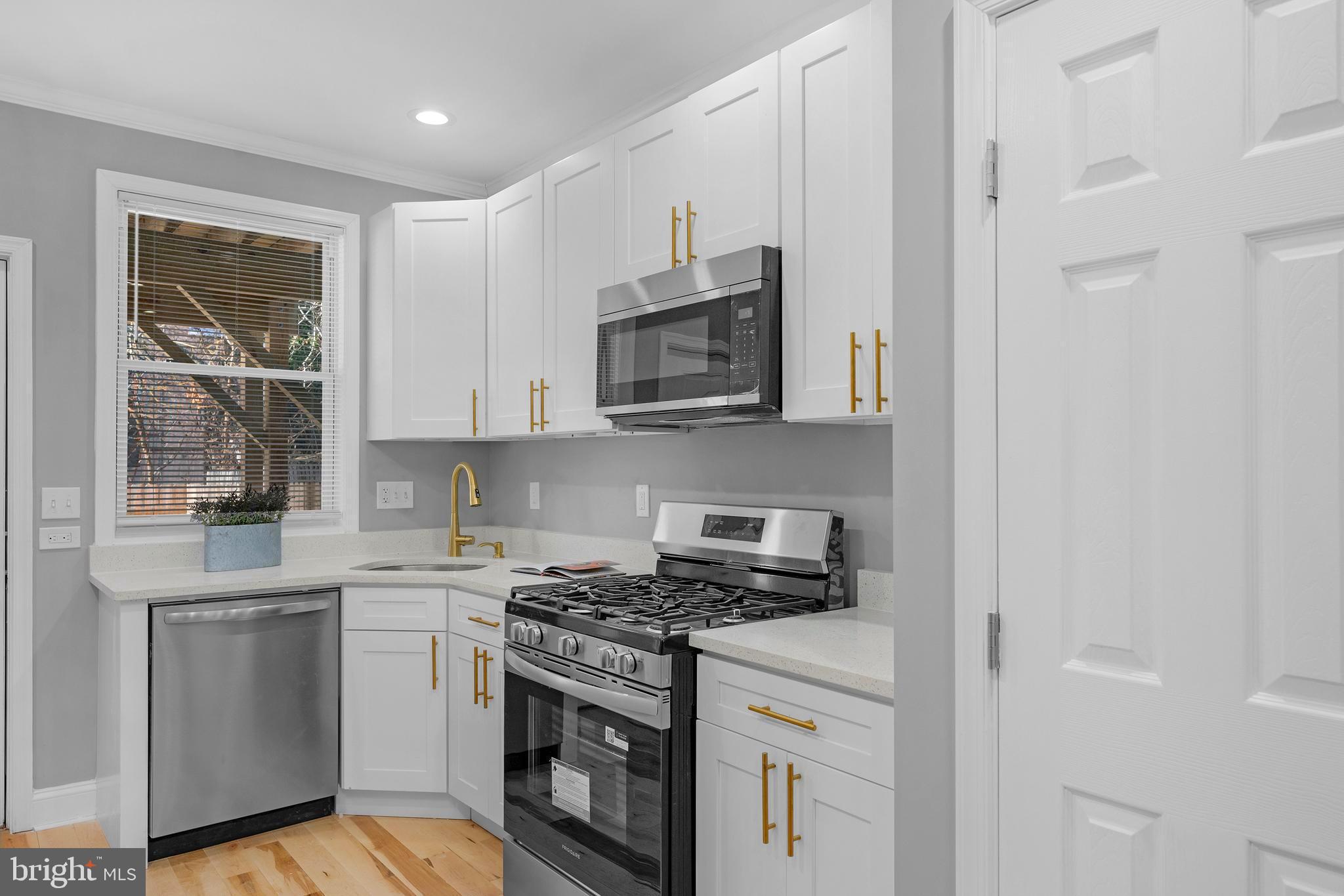 BROADWAY EAST - Residential